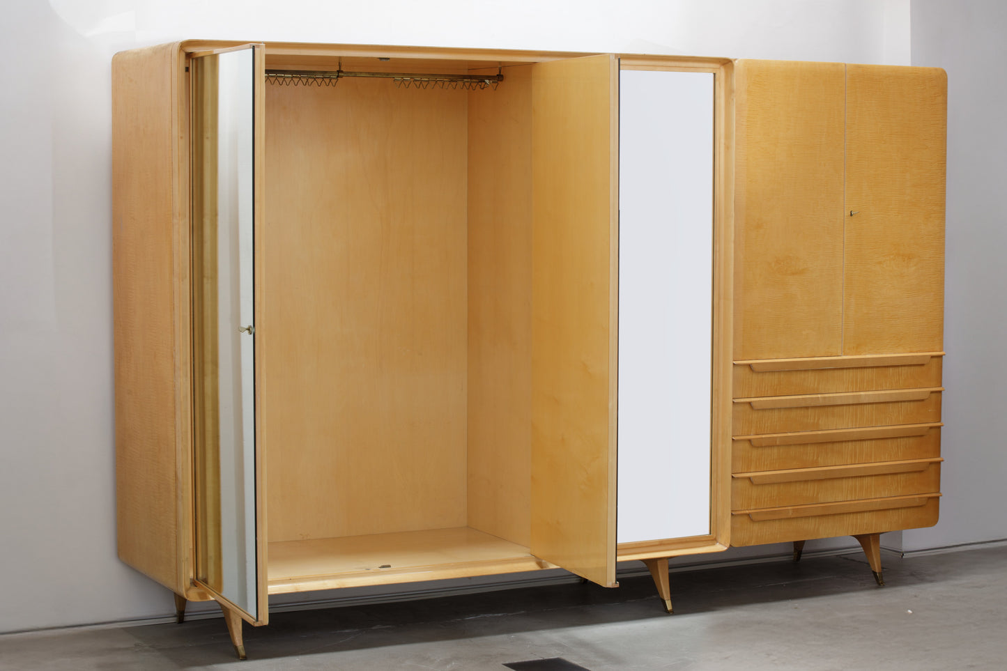 Vittorio Dassi blond maple wardrobe 60s