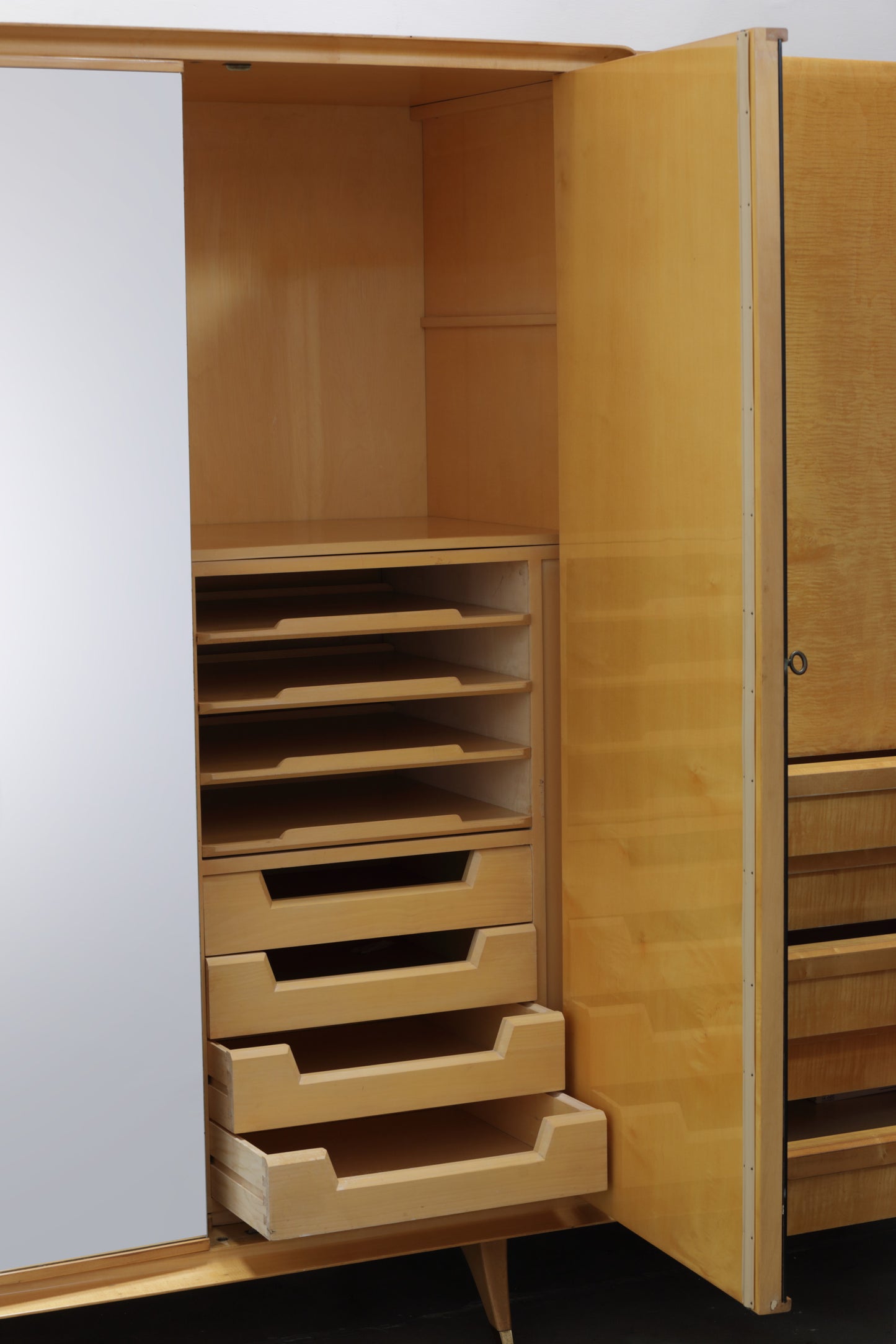 Vittorio Dassi blond maple wardrobe 60s