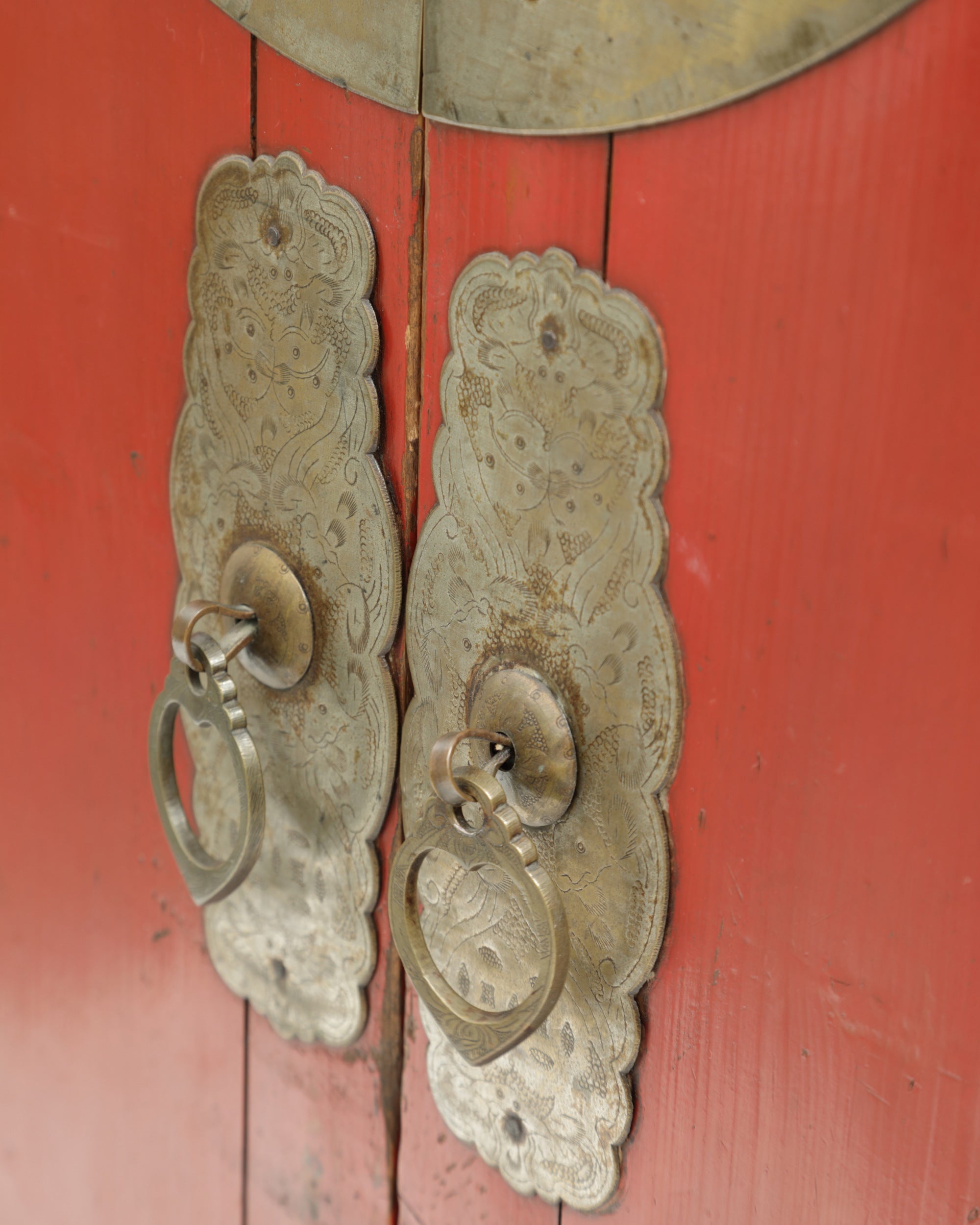 Red lacquered Chinese cabinet