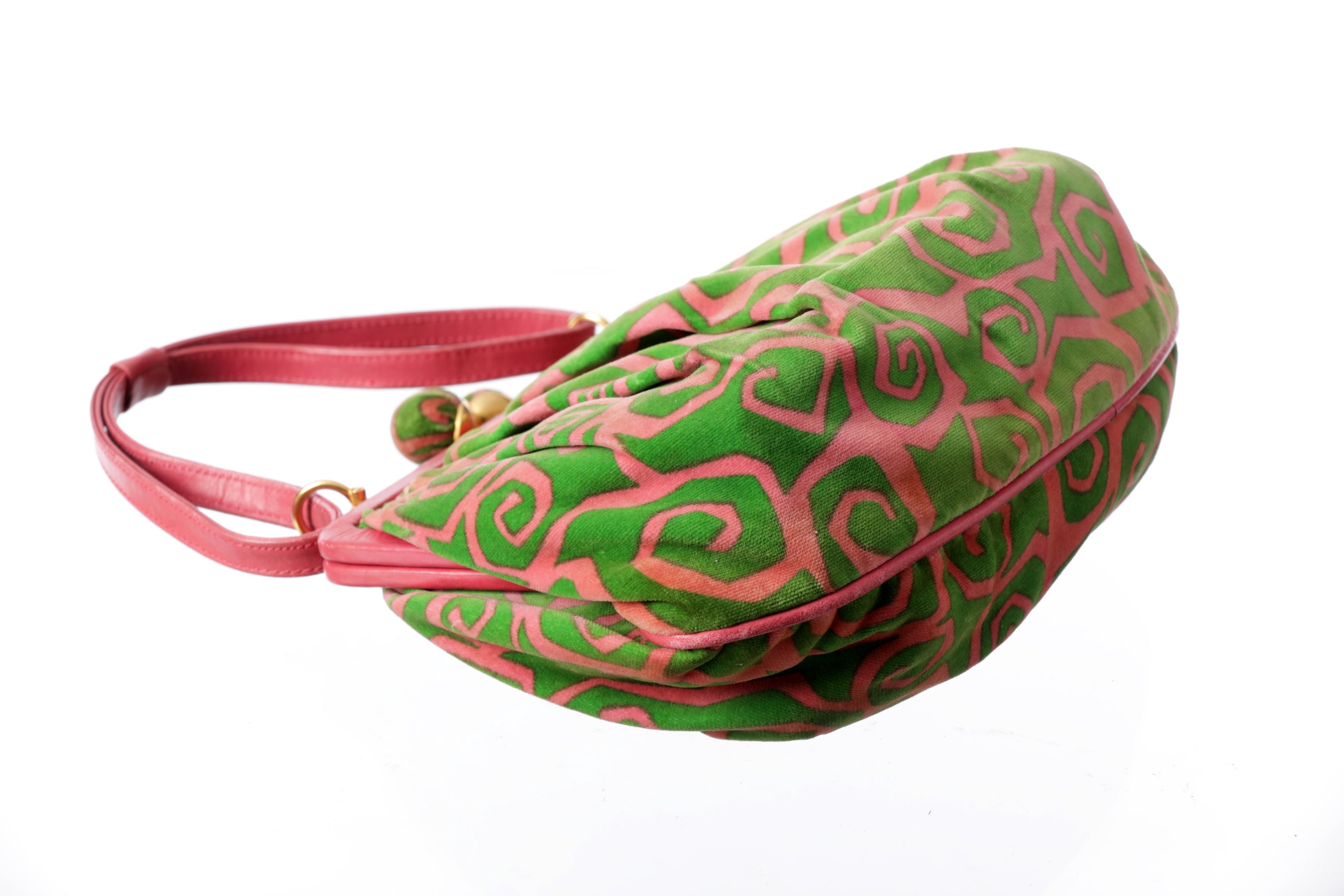 70s handbag with geometric motif