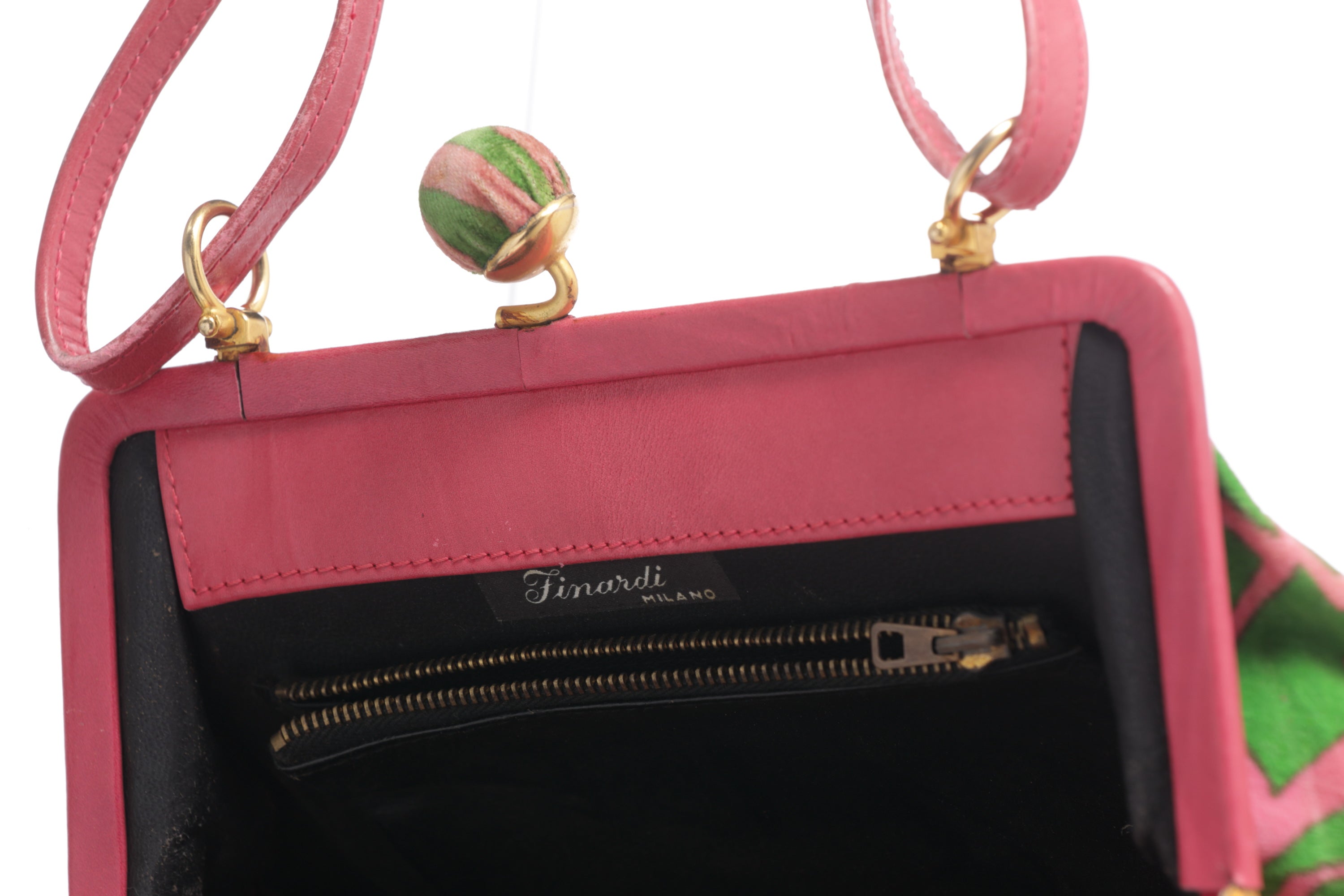 70s handbag with geometric motif