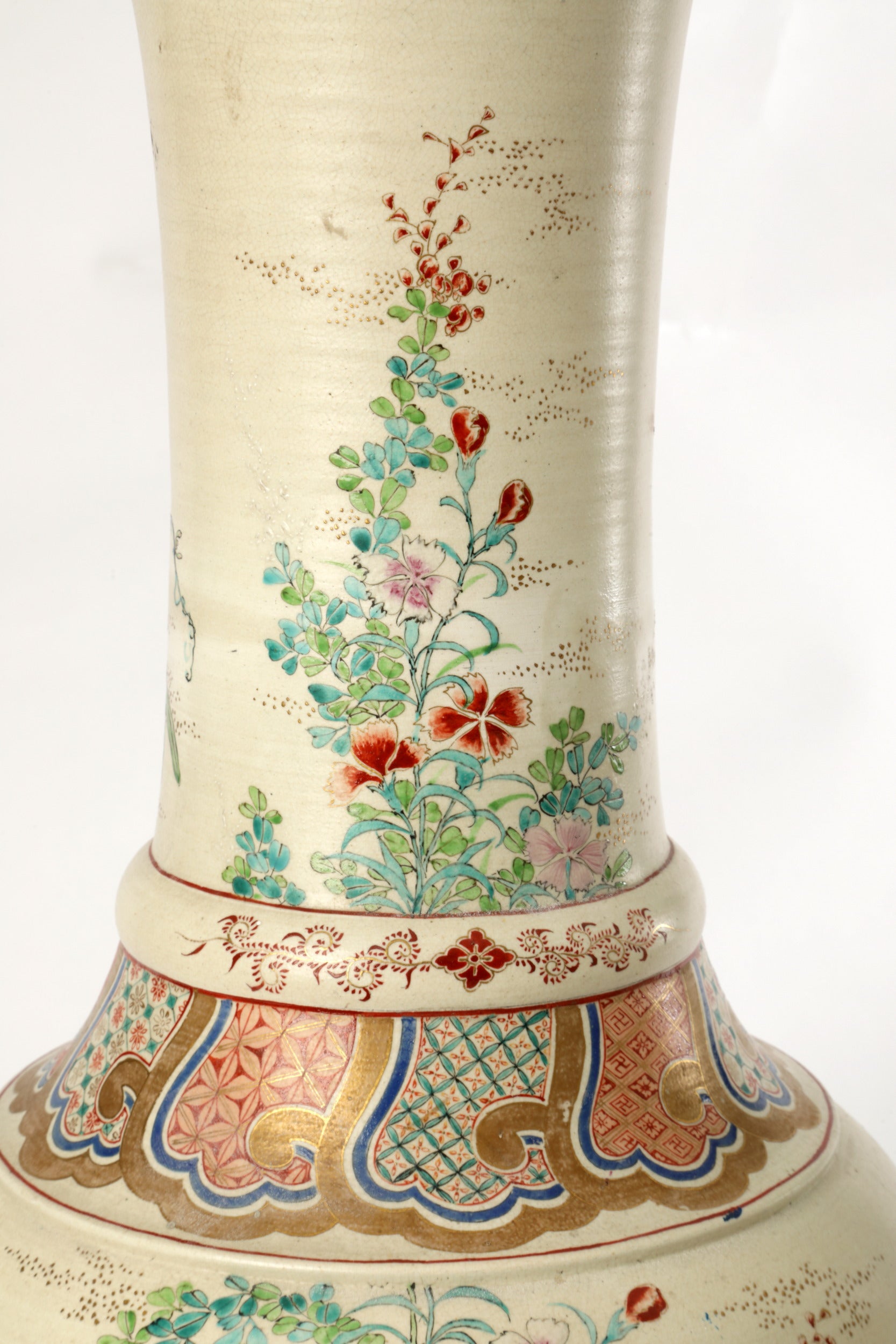 Pair of Chinese vases from the late 19th century