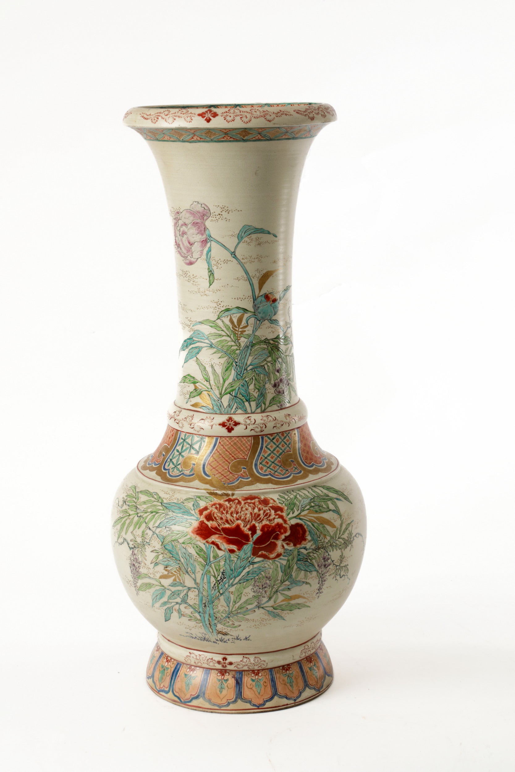 Pair of Chinese vases from the late 19th century