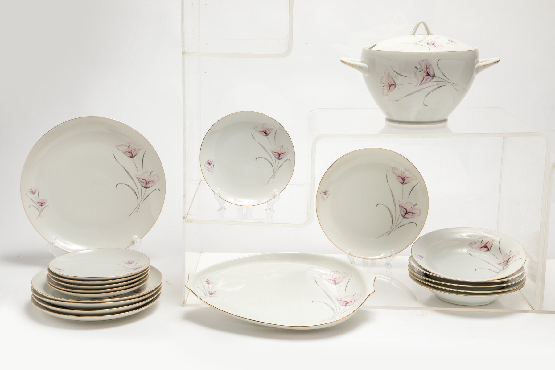 Decorated porcelain dinner service from the 50s
