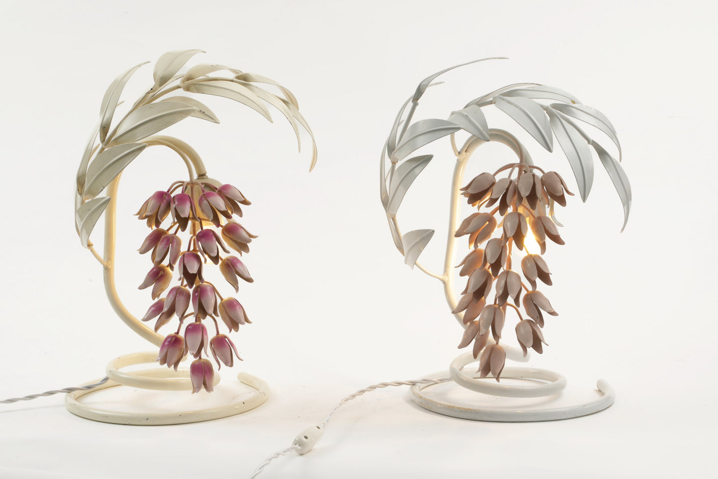 Lacquered iron table lamp bunch of flowers