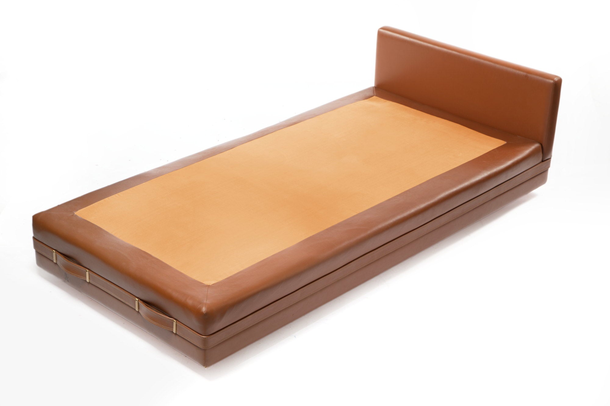 Single bed or daybed from the 70s in leather