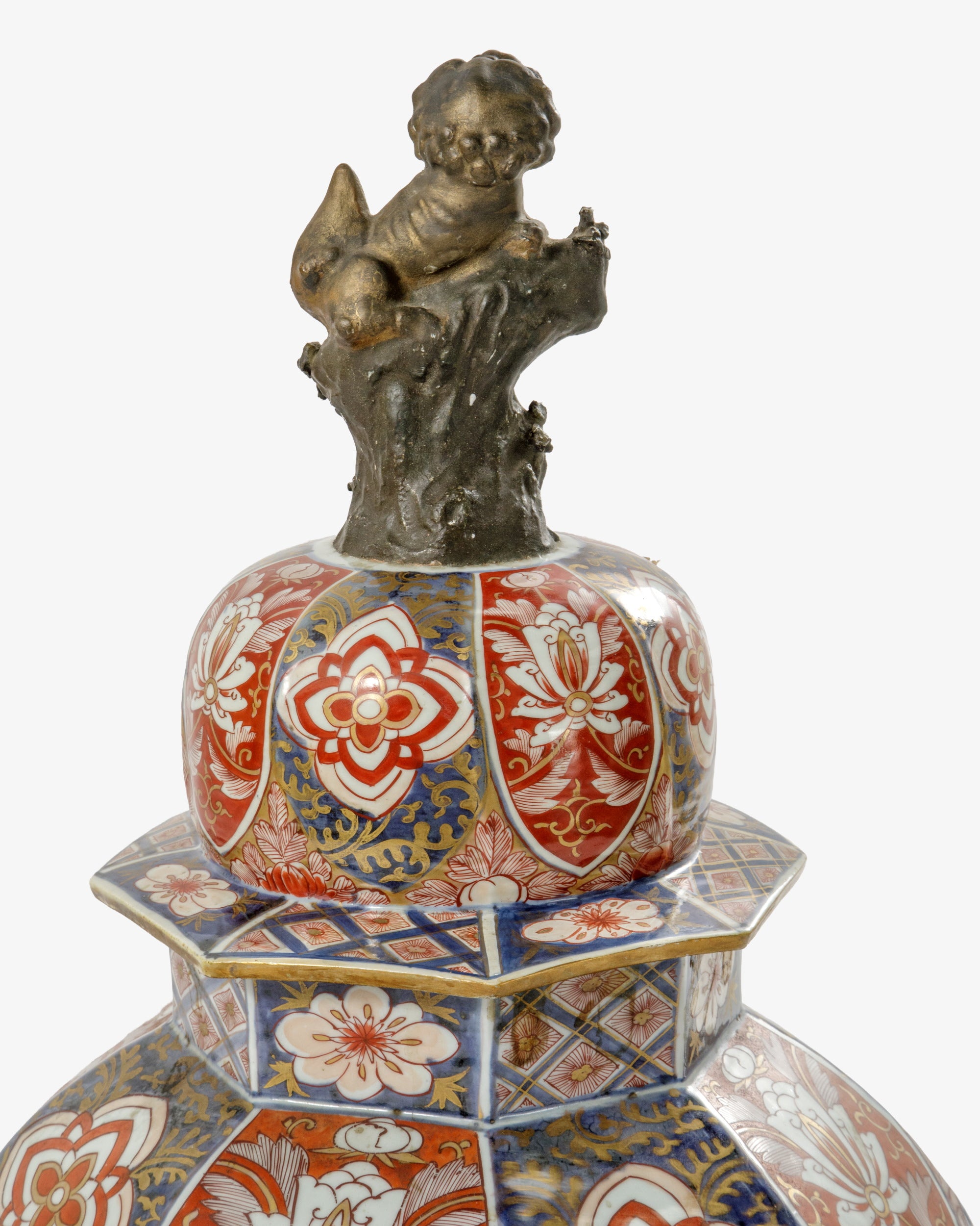 Japanese Imari potiche with lid