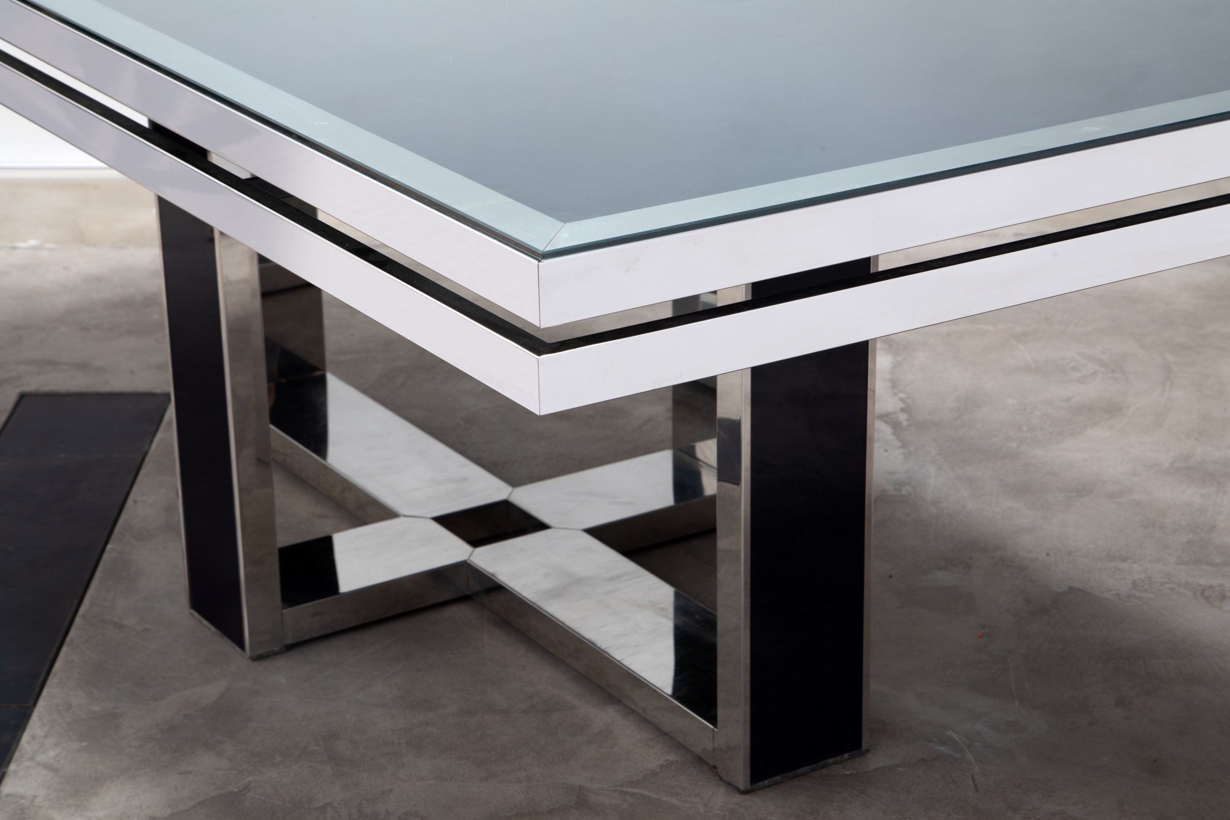 Liwan's Roma table for Maison Mercier Frères 1970
