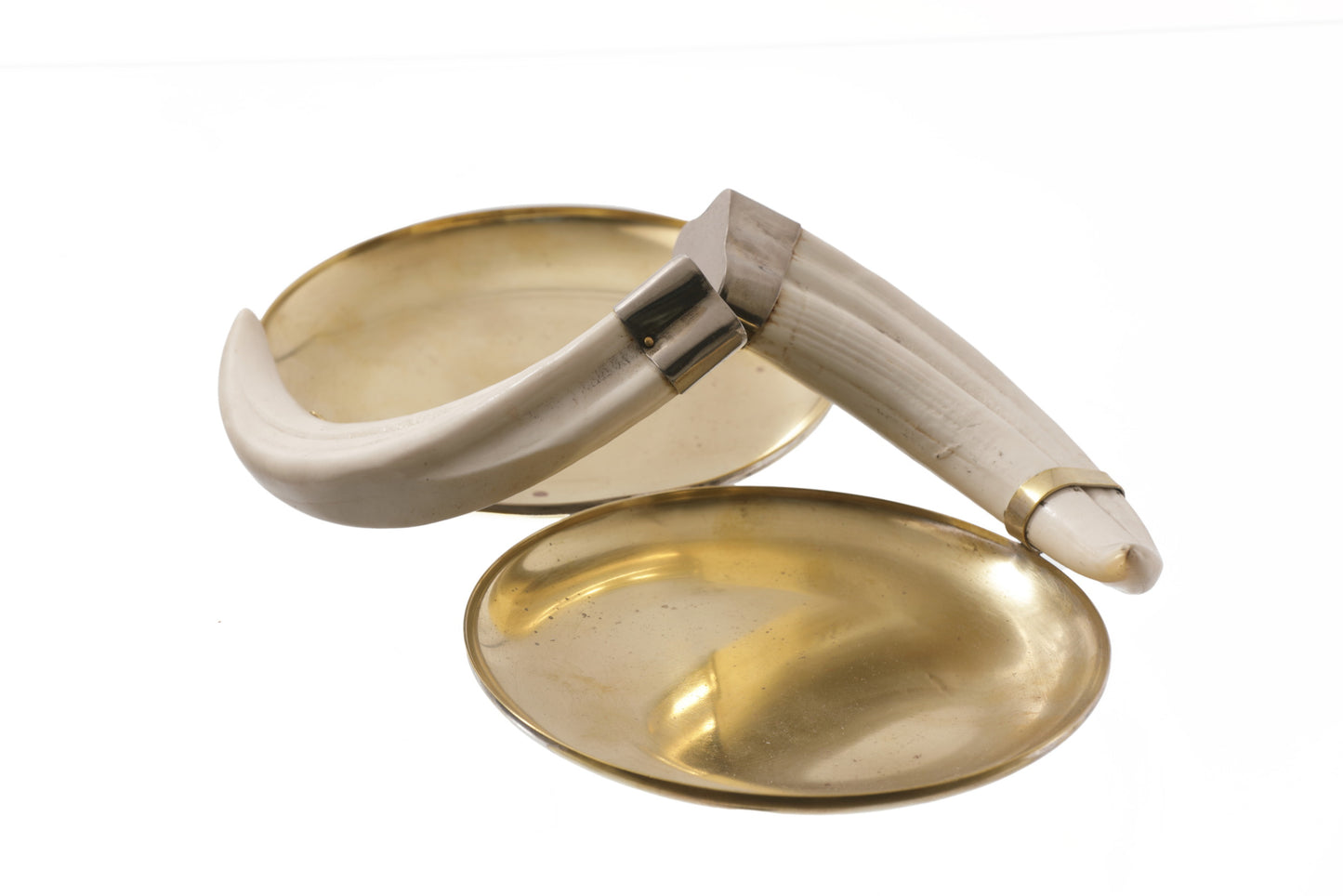 Antipasto dish in brass and horn from the 70s