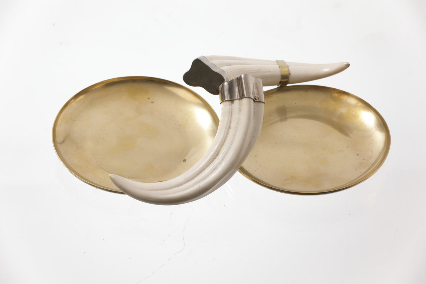 Antipasto dish in brass and horn from the 70s