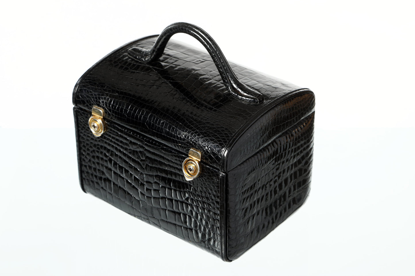 Beauty Fendi in black crocodile