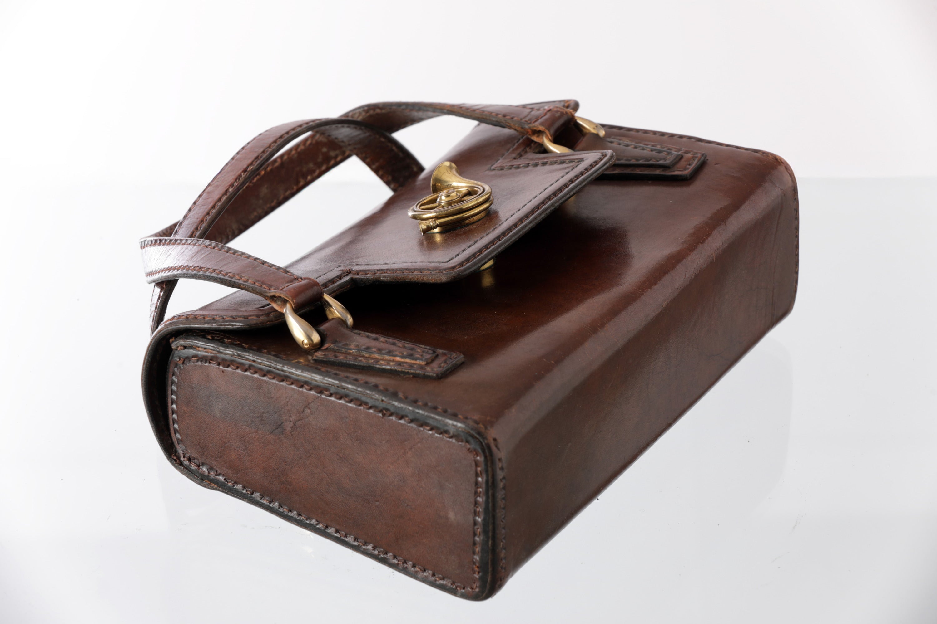 Borsa Sporta in cuoio metallerie ottone anni 70