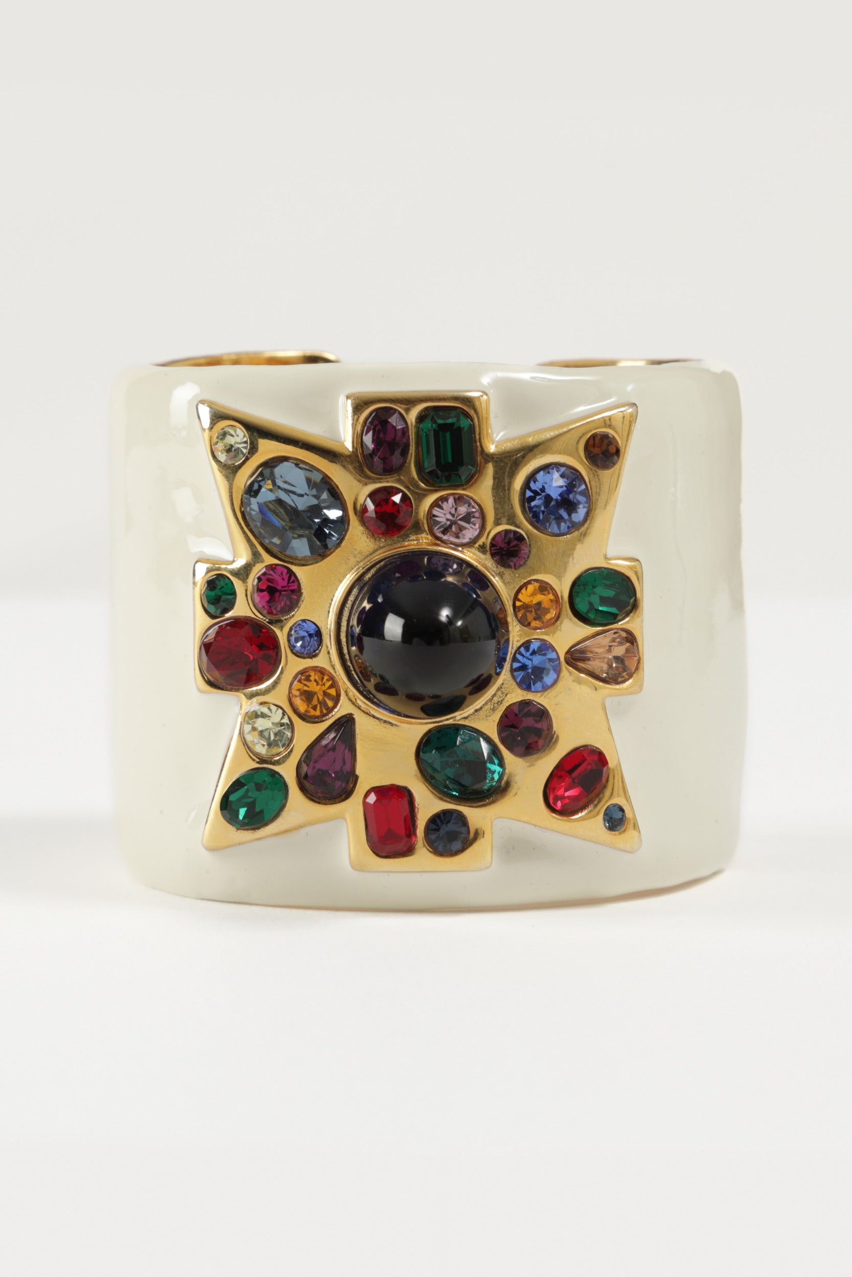 Bracciale bianco croce Kenneth Jay Lane anni 90