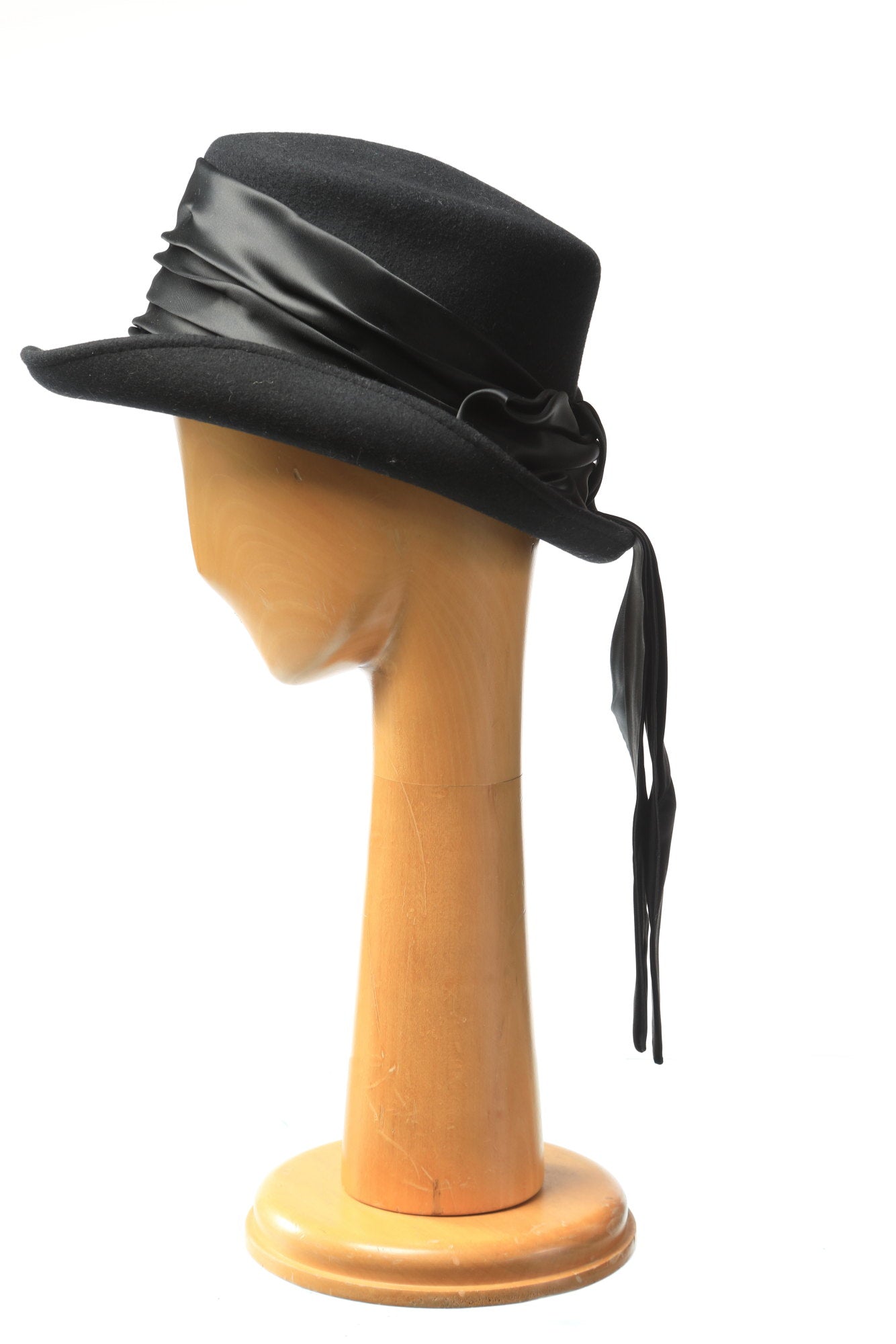 Black felt riding hat