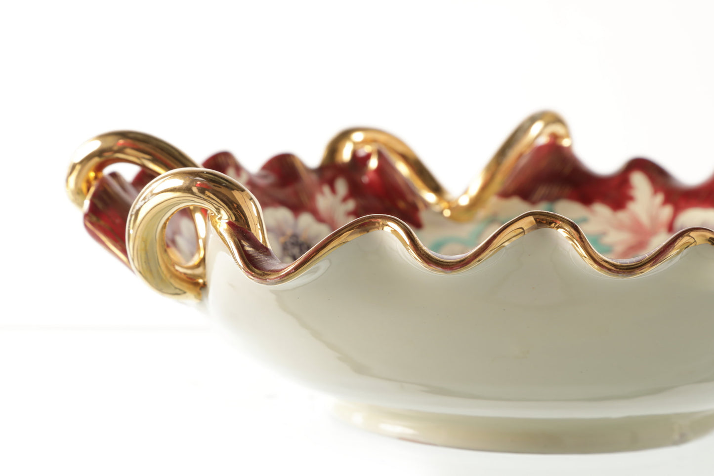 Decorated Deruta ceramic centerpiece from the 1950s