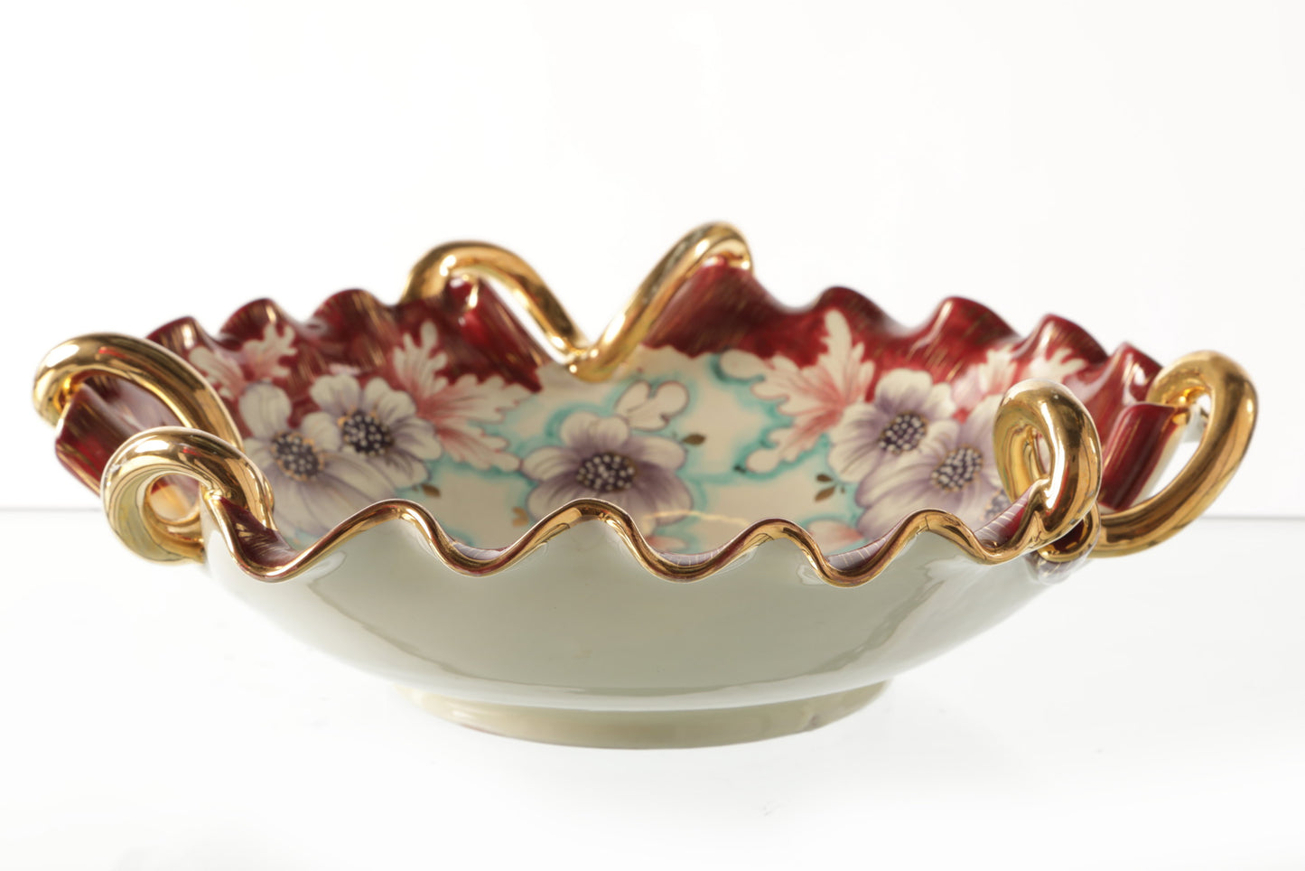 Decorated Deruta ceramic centerpiece from the 1950s