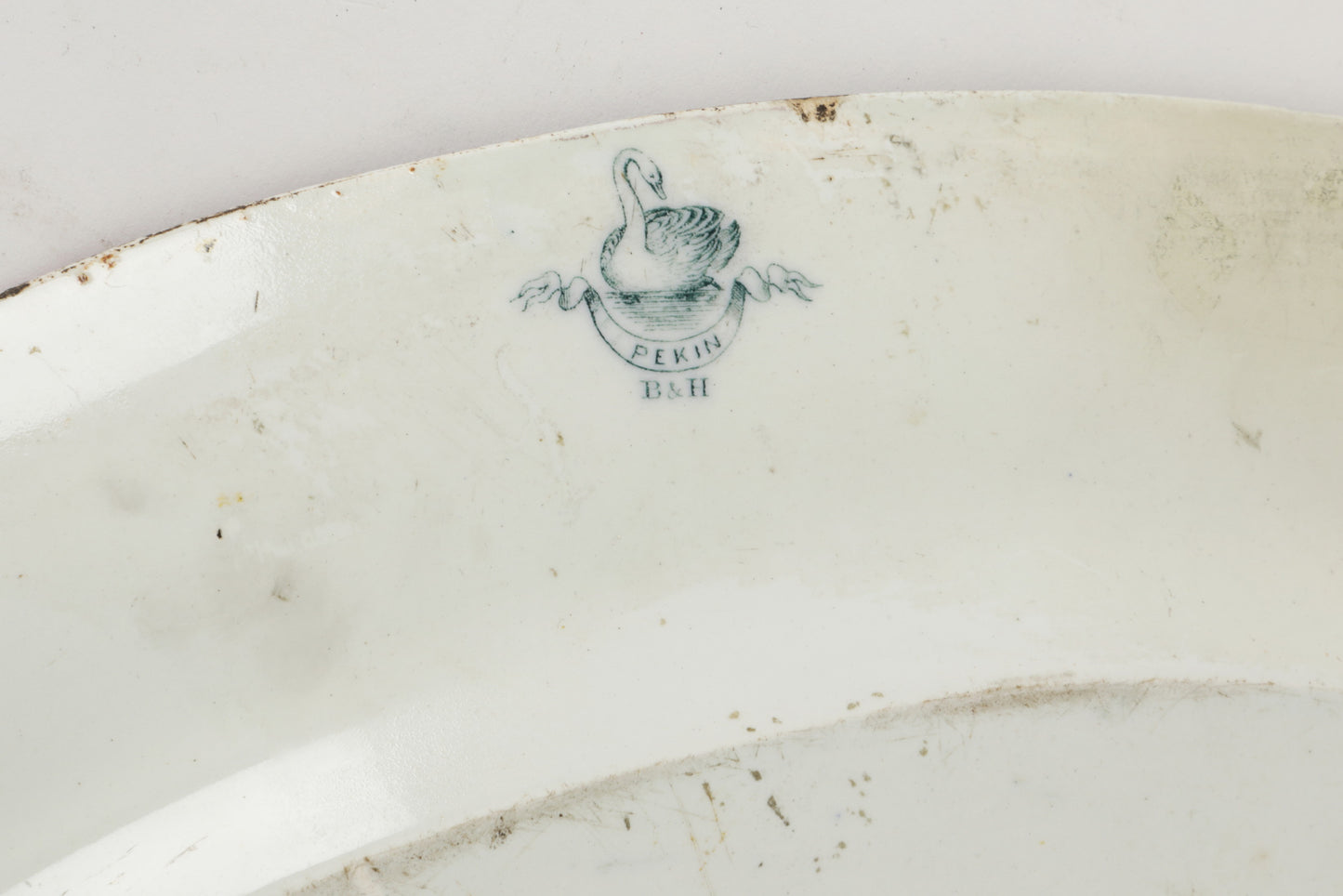 Oriental oval centerpiece