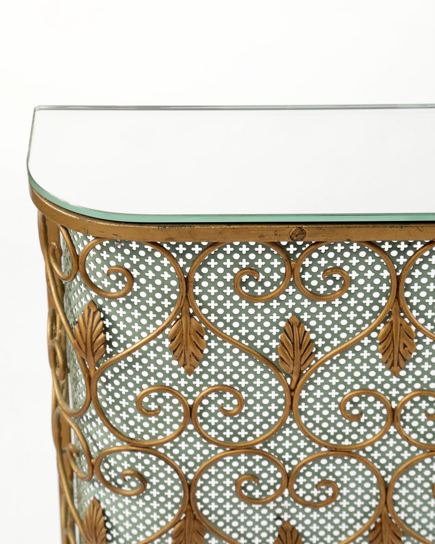 Console (radiator cover) mirrored surface