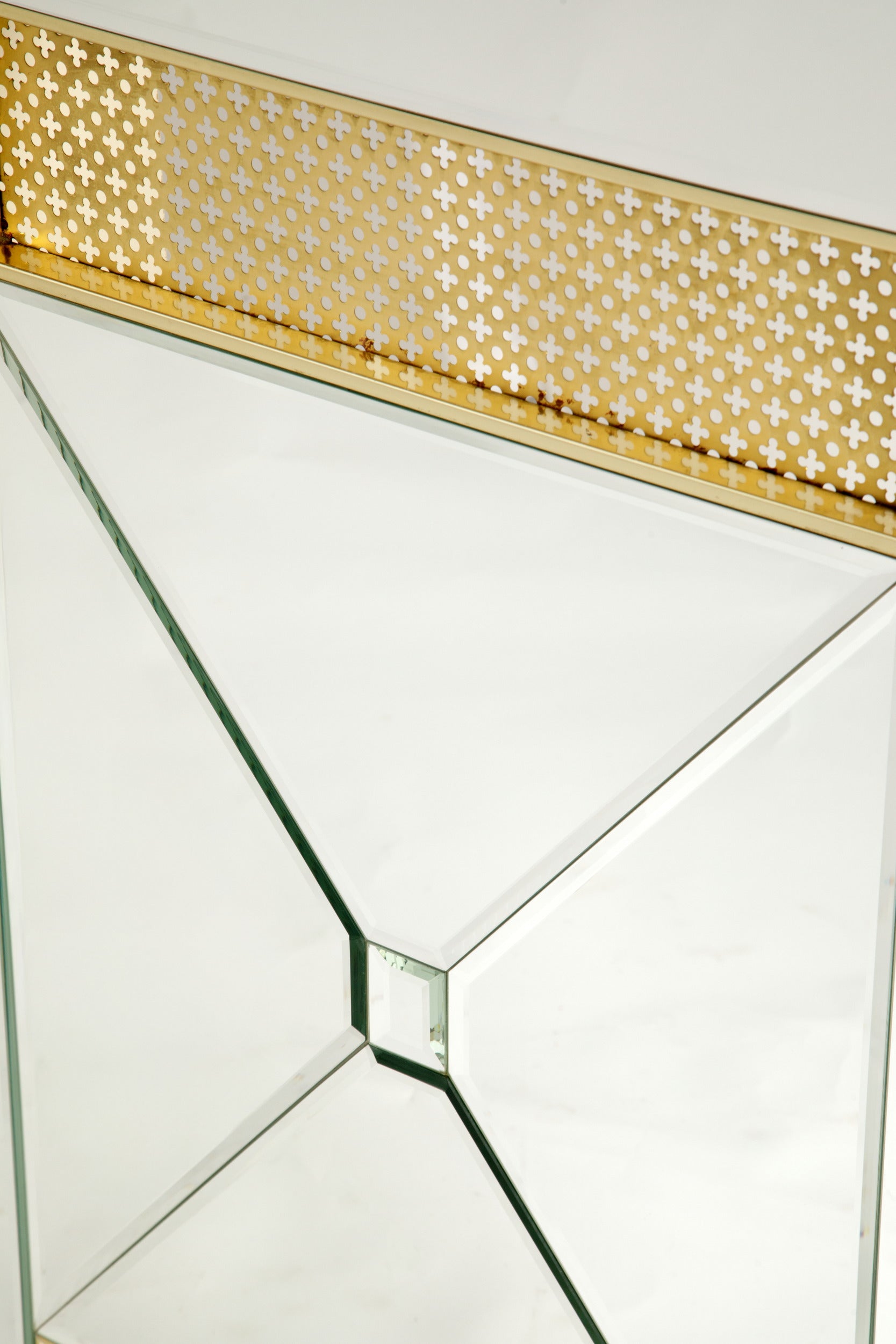 Small mirrored radiator cover console