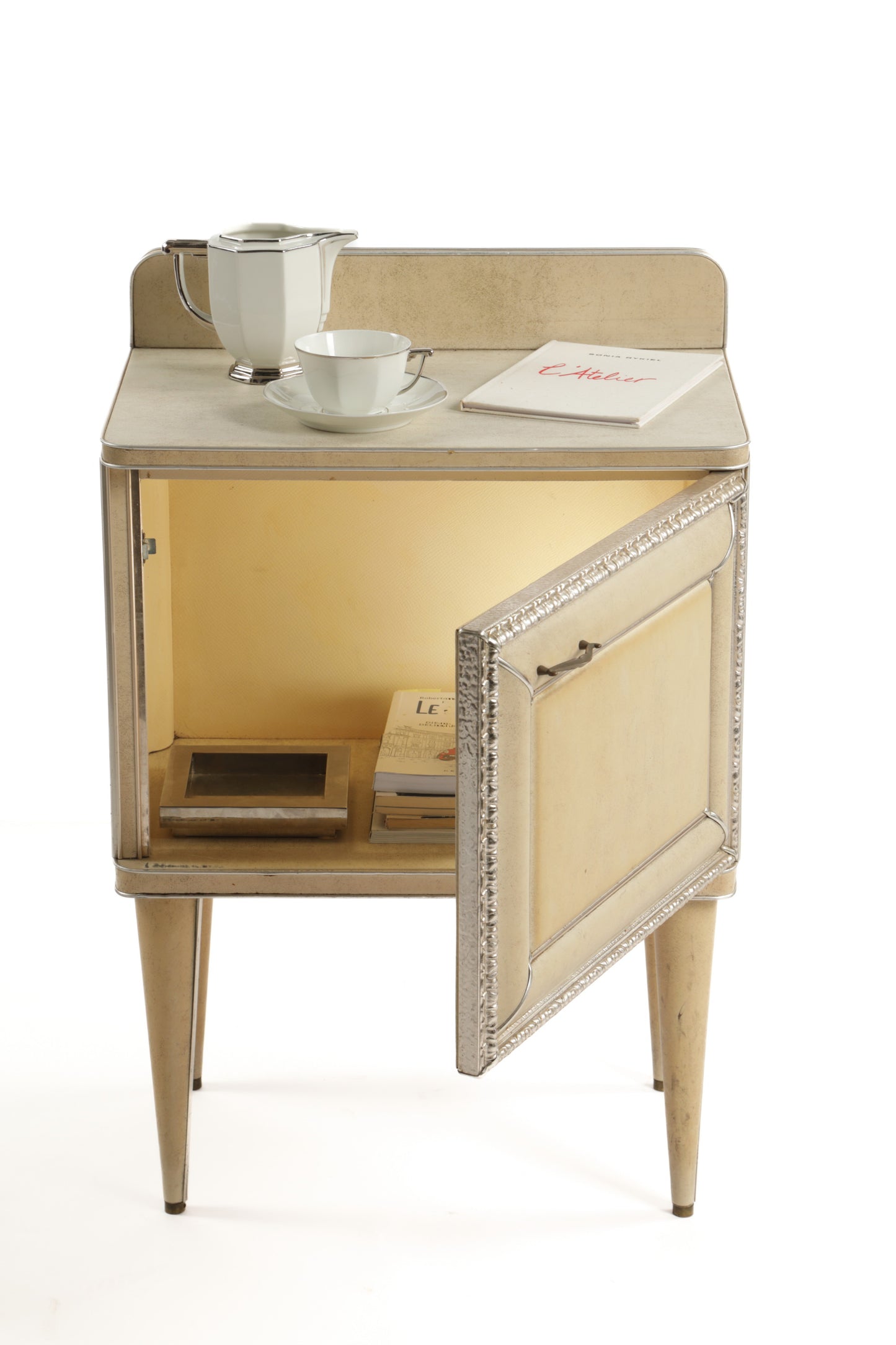 Pair of Umberto Mascagni bedside tables from the 1950s