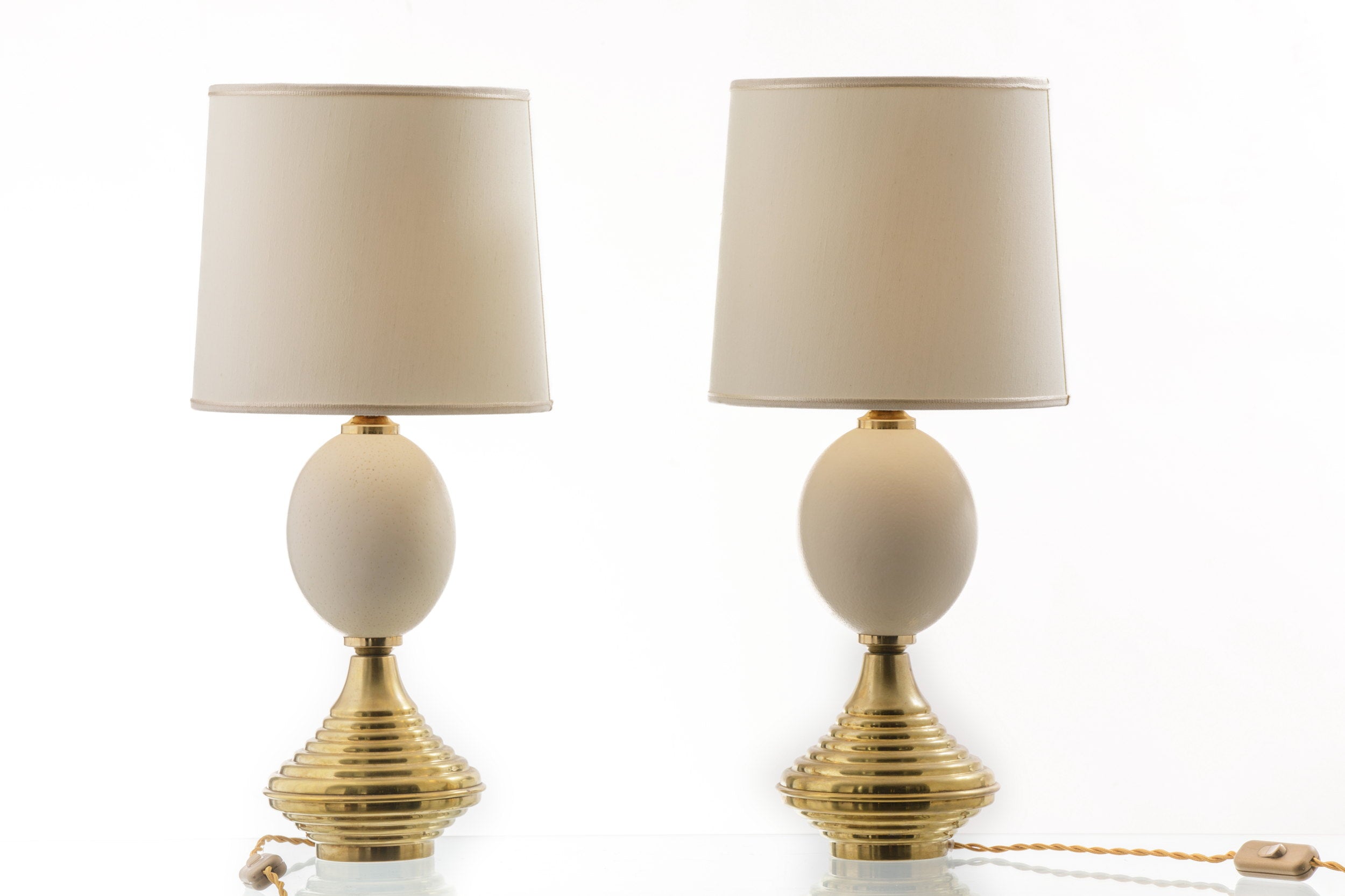 Coppia lampade uovo di struzzo anni 70