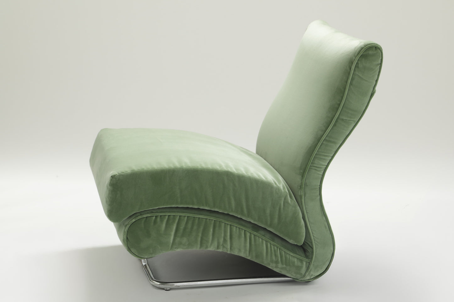 Pair of Cigno Vittorio Varo armchairs for Ipe, 1970s