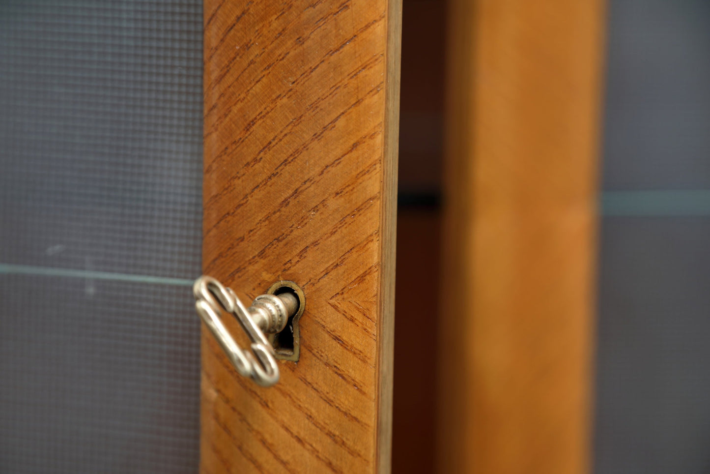 Credenza anni 60 in rovere chiaro