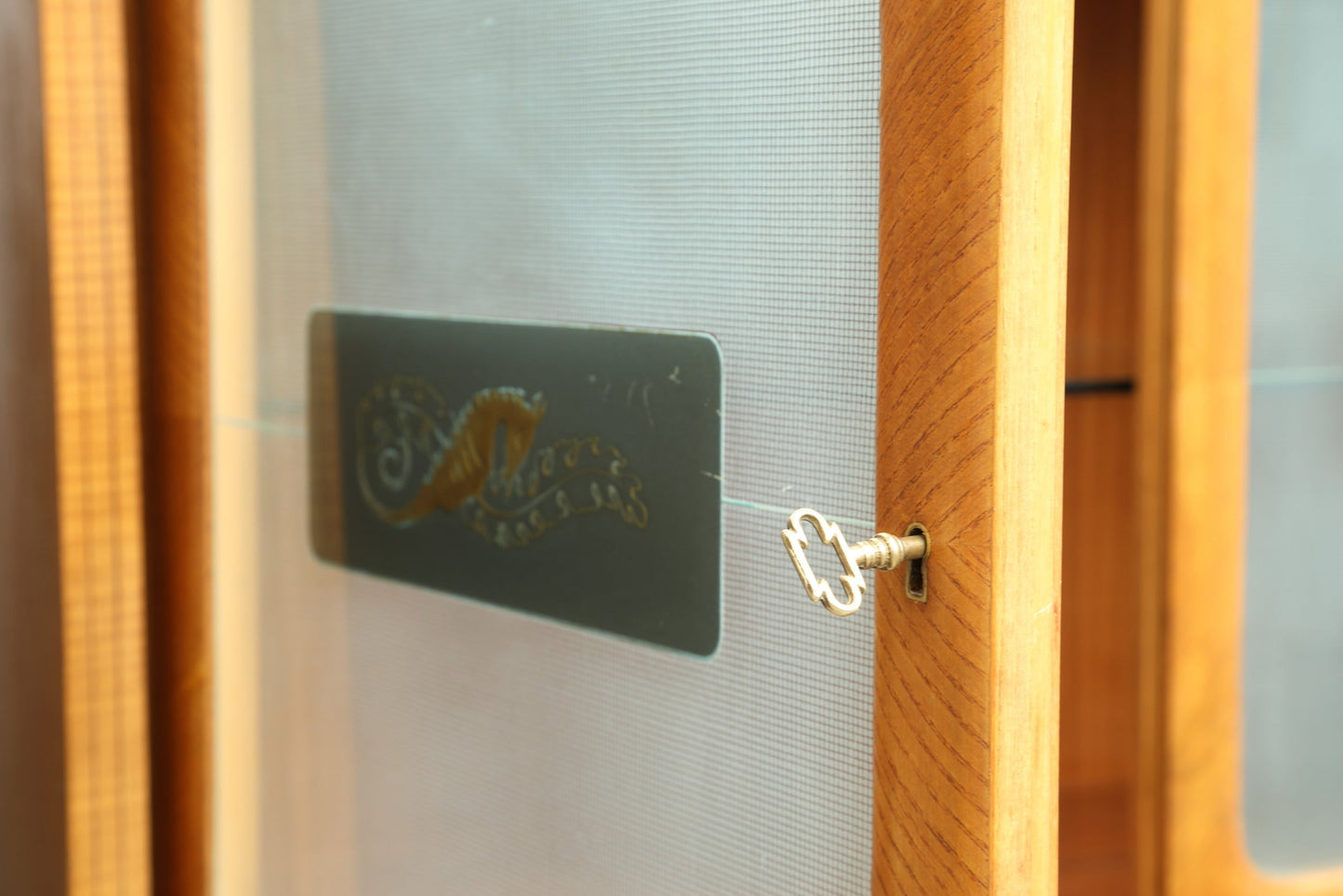Credenza anni 60 in rovere chiaro