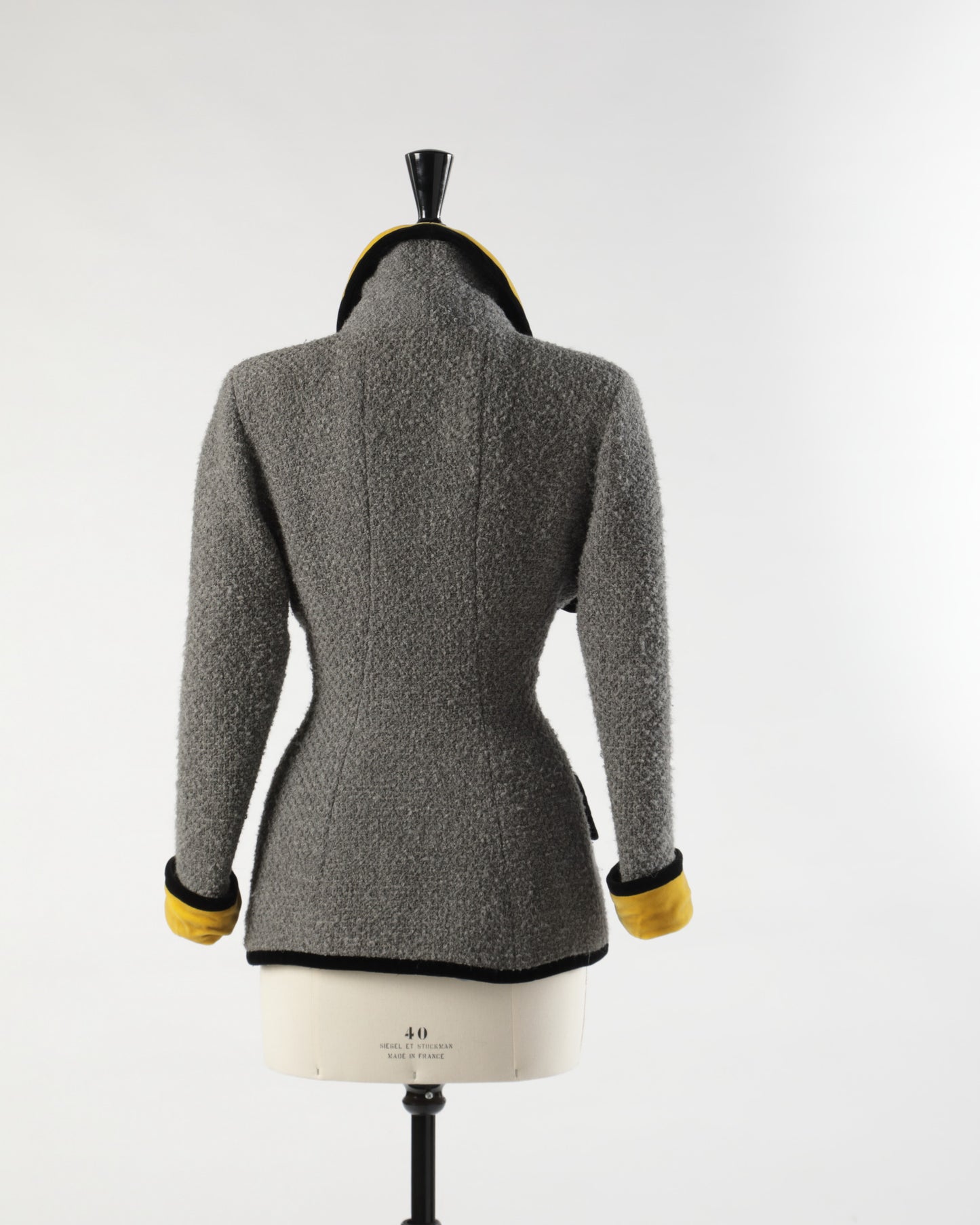 Giacca doppiopetto Chanel disegnata da Karl Lagerfeld anni 90