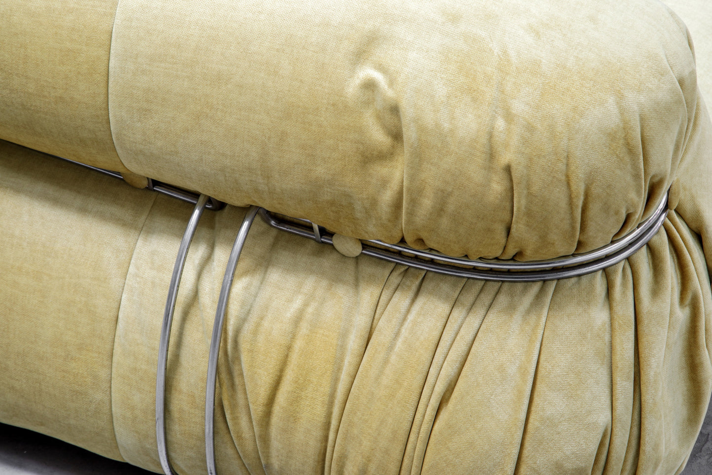 Divano Soriana Afra e Tobia Scarpa per Cassina anni 70