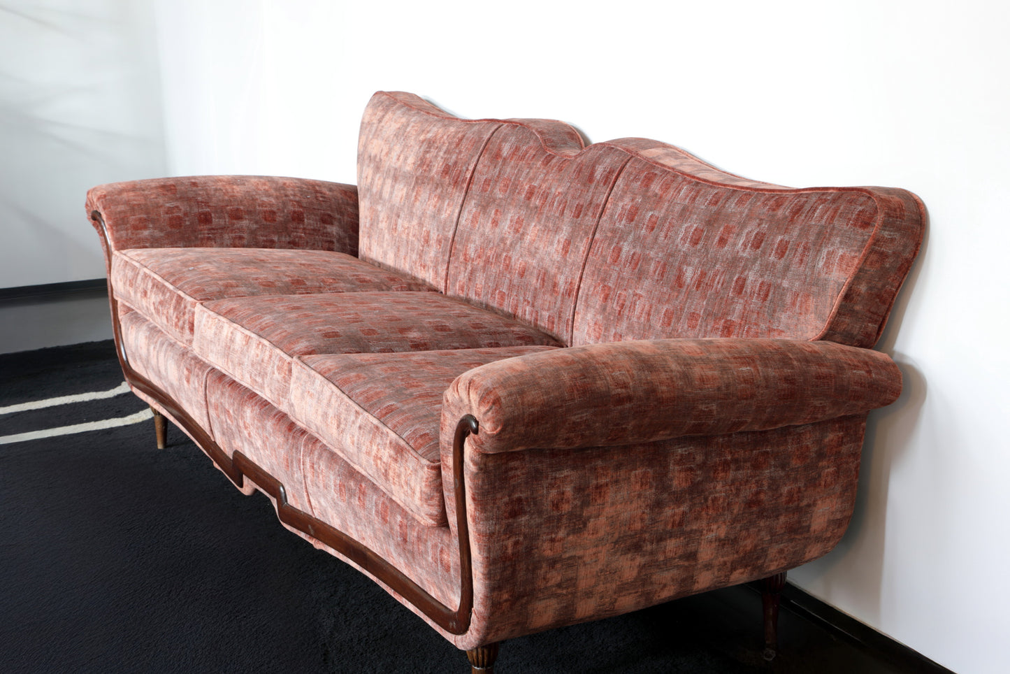 Divano attribuibile a Guglielmo Ulrich anni 50 reinterpretato da  t r i p l e f