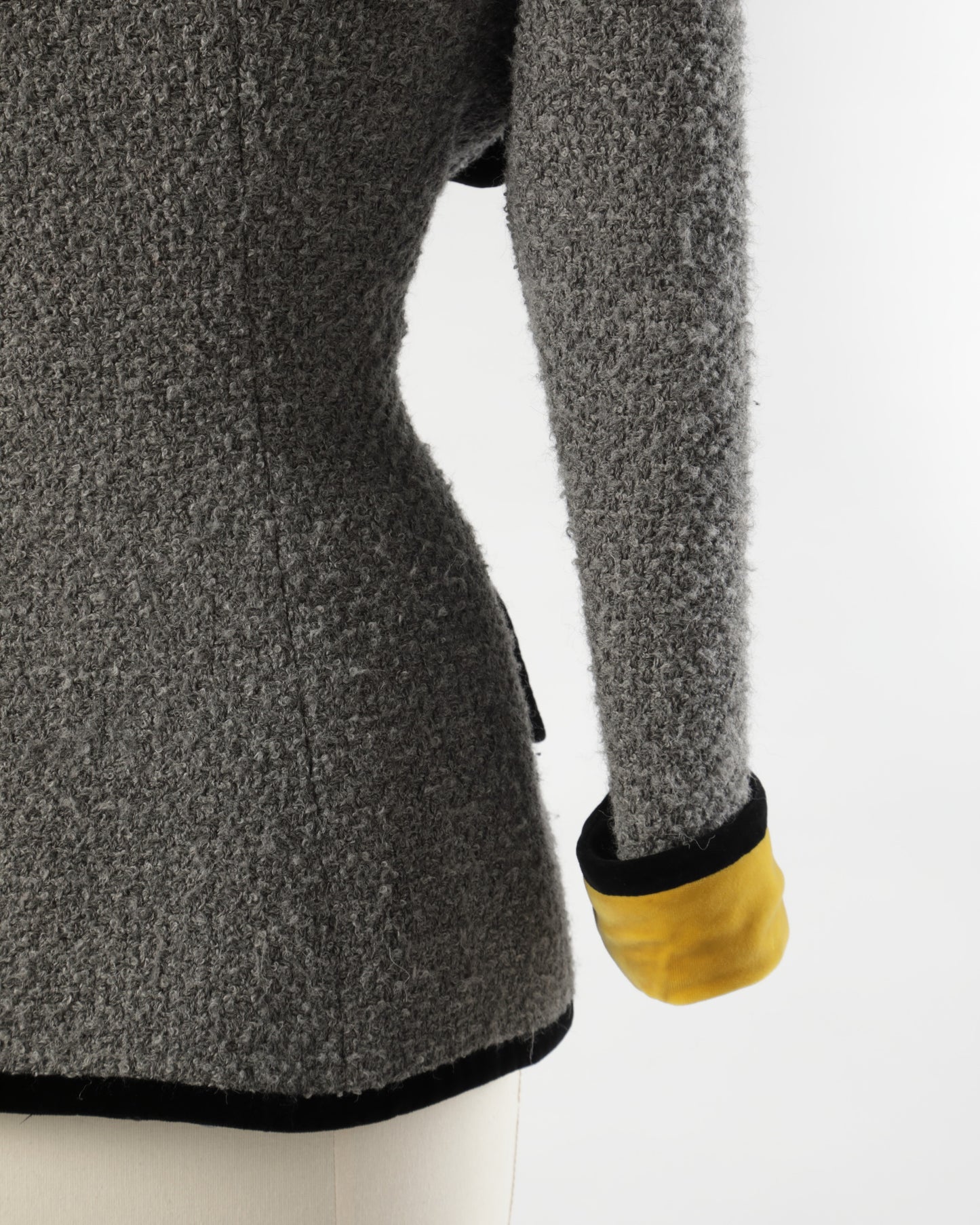 Giacca doppiopetto Chanel disegnata da Karl Lagerfeld anni 90