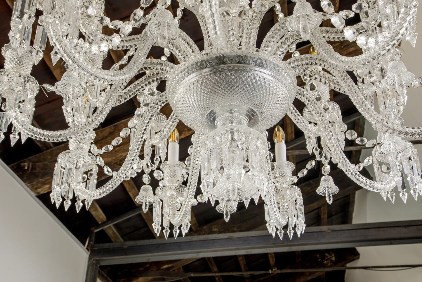 Large 18-light Baccarat Zenith chandelier from the 1990s