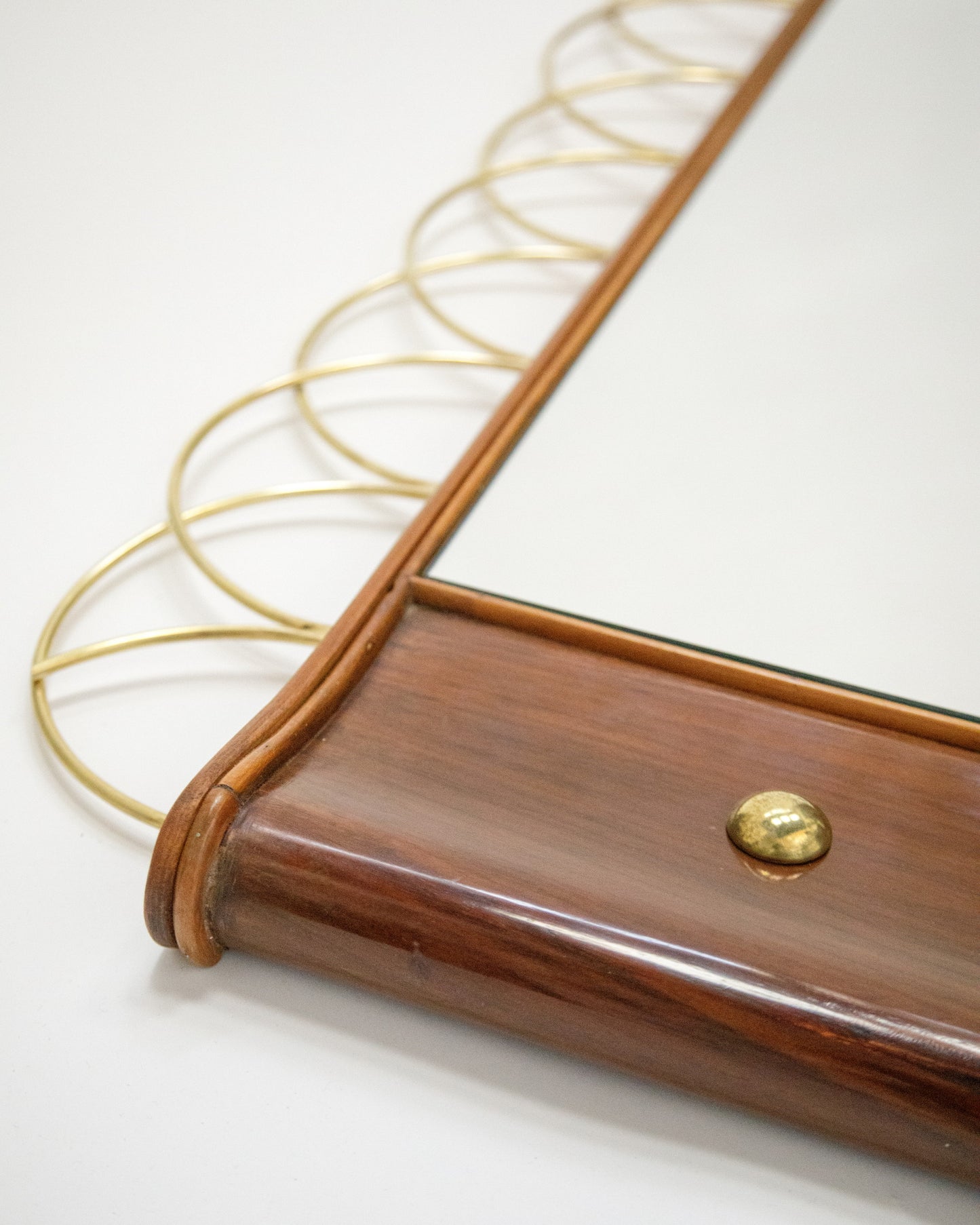 Grande specchiera borchiata anni 50