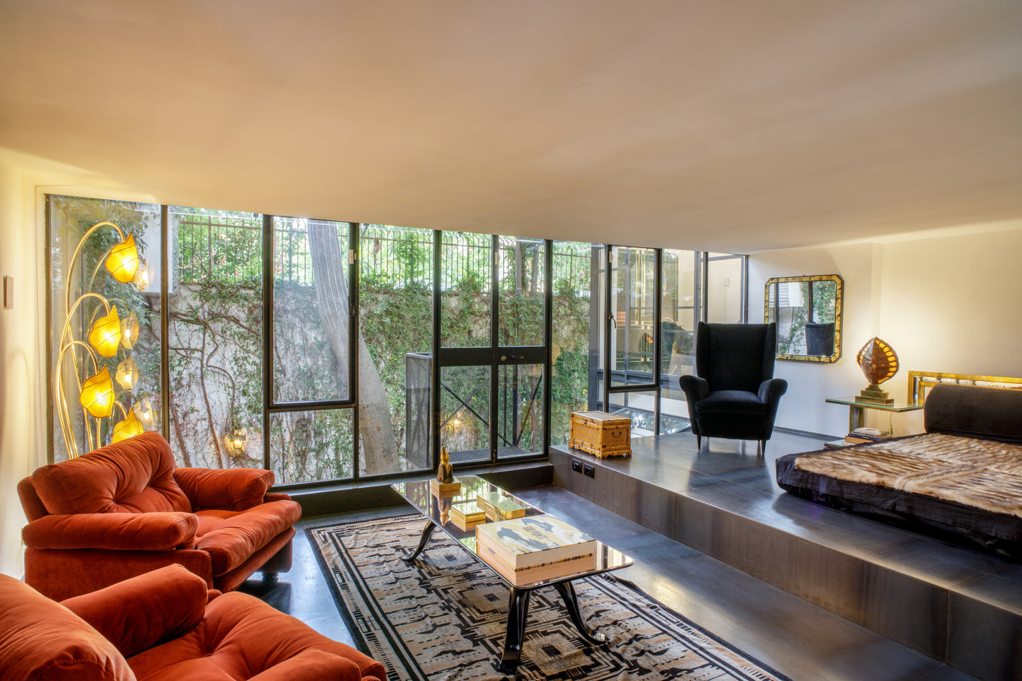 Specchiera corno e lacca nera anni 80