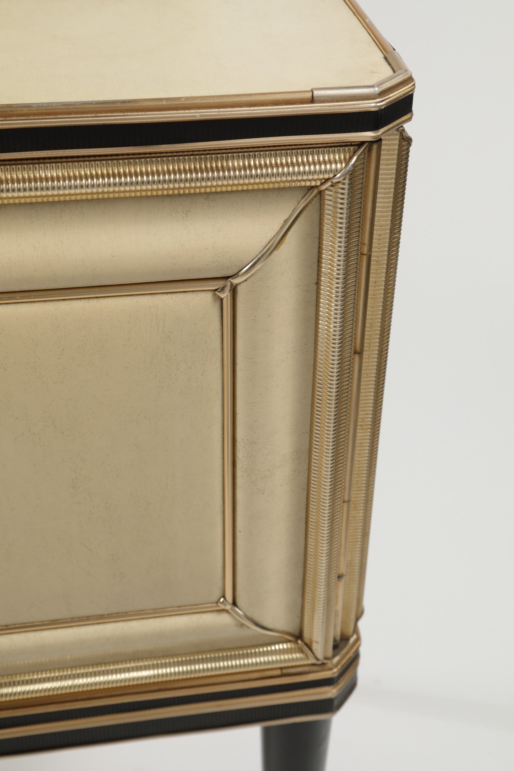 Buffet with mirror Umberto Mascagni ivory 50s