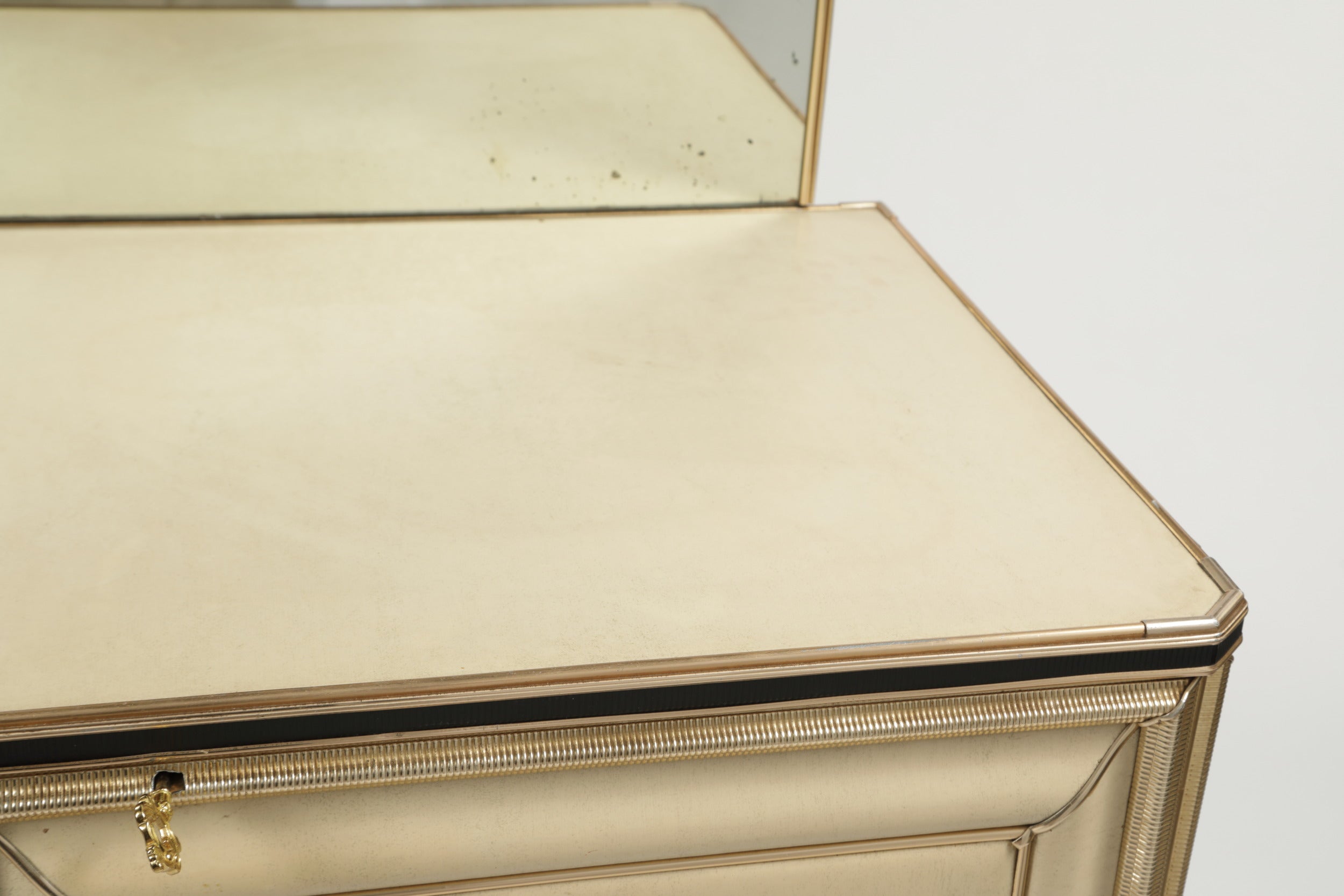 Buffet with mirror Umberto Mascagni ivory 50s