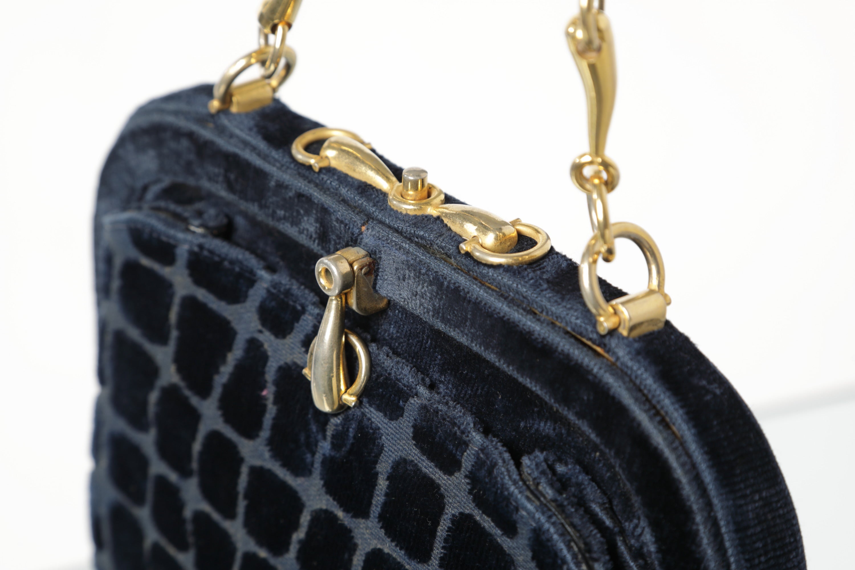 Roberta di Camerino shoulder bag in blue devorè velvet from the 70s