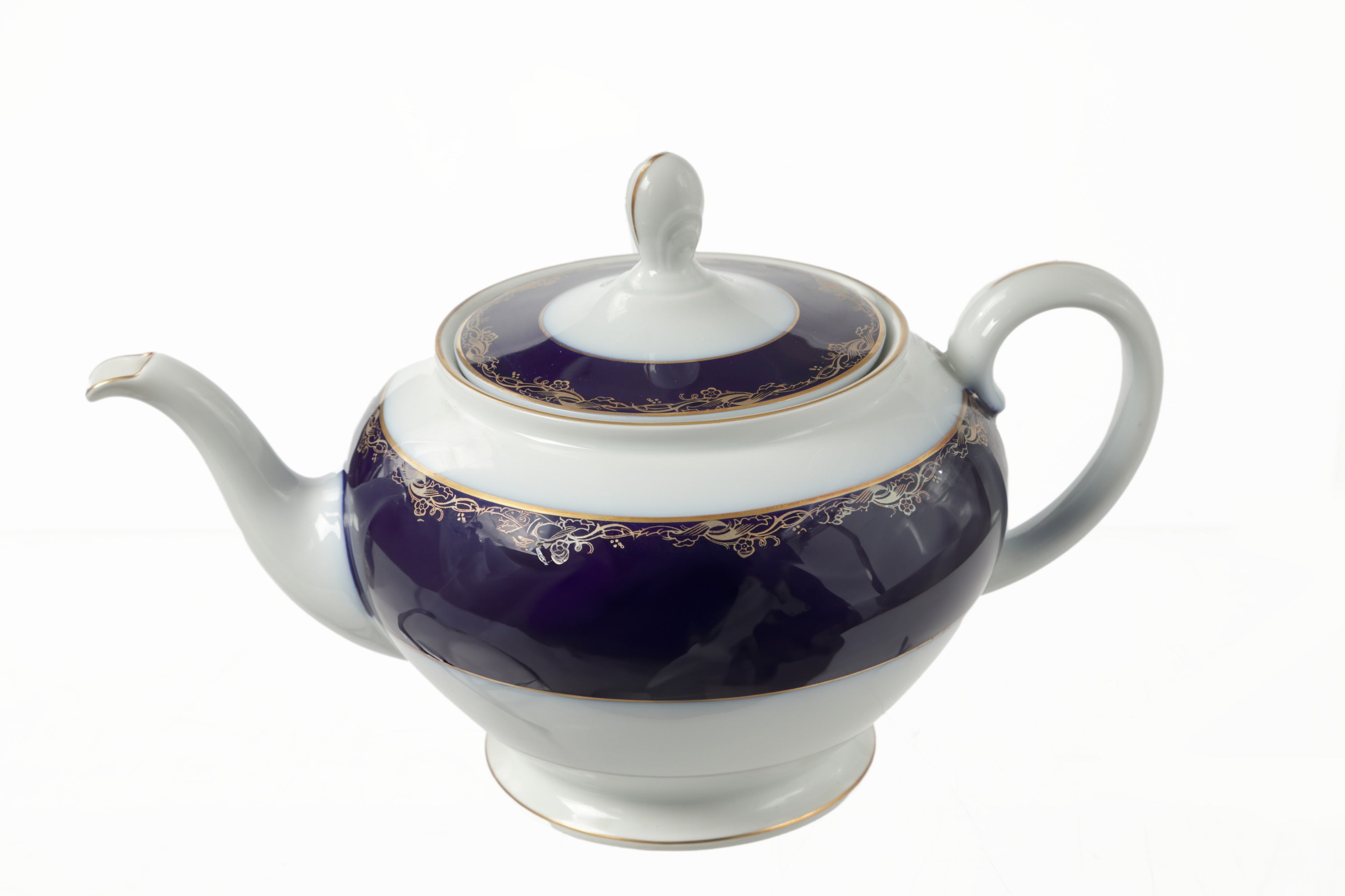 Served by the Rosenthal blue gold