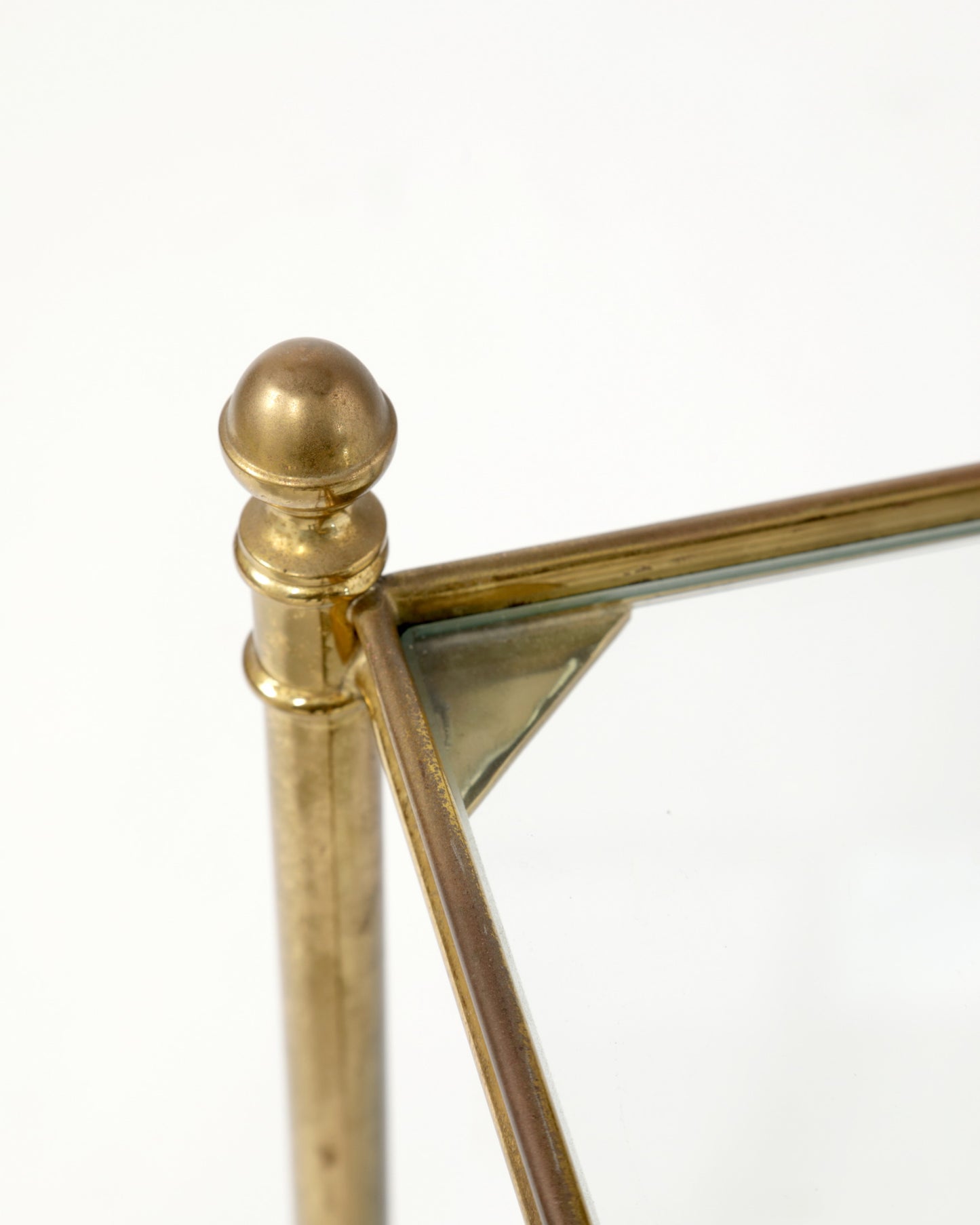 Piccolo tavolo due ripiani anni 50