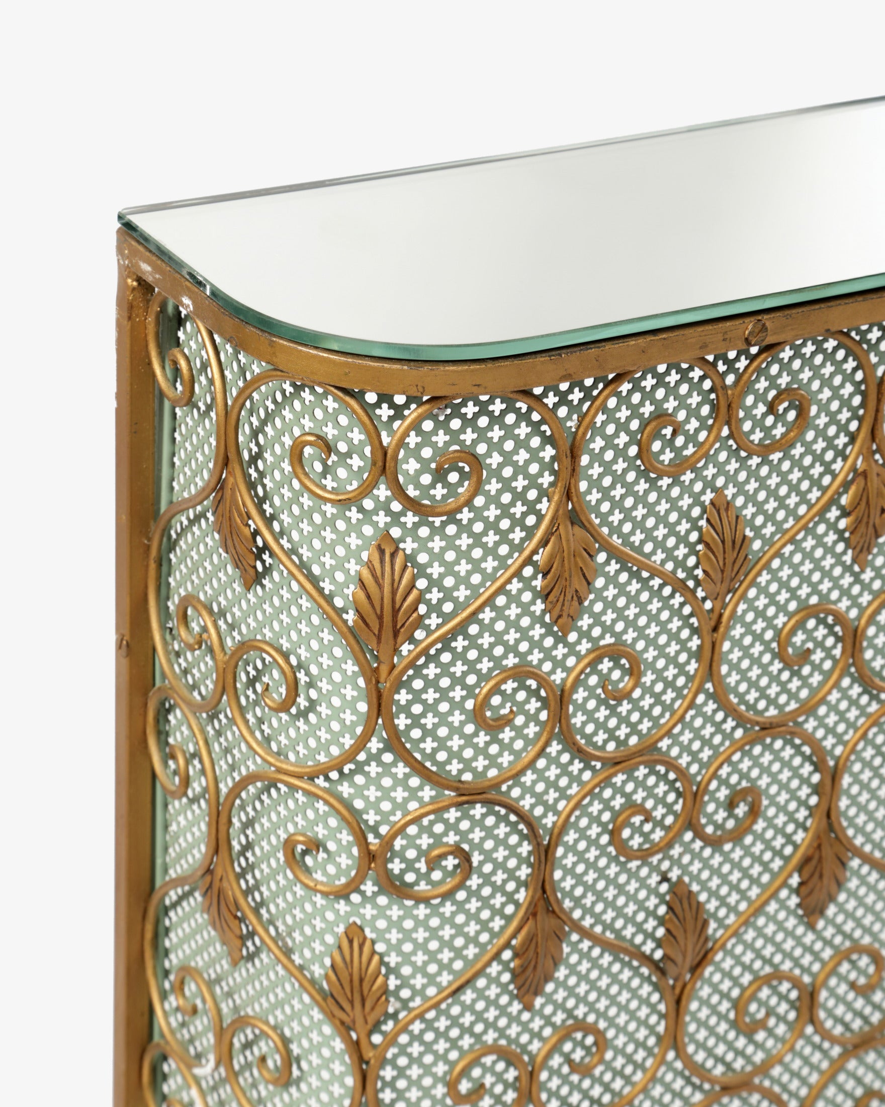 Console (radiator cover) mirrored surface