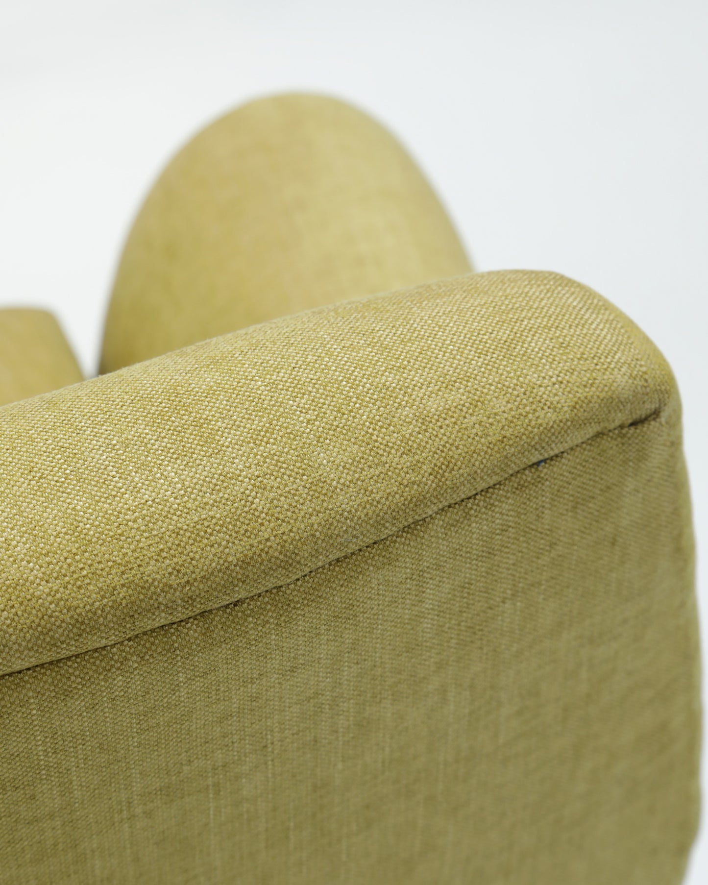 Coppia poltrone anni 50 senape reinterpretato t r  i p l e f