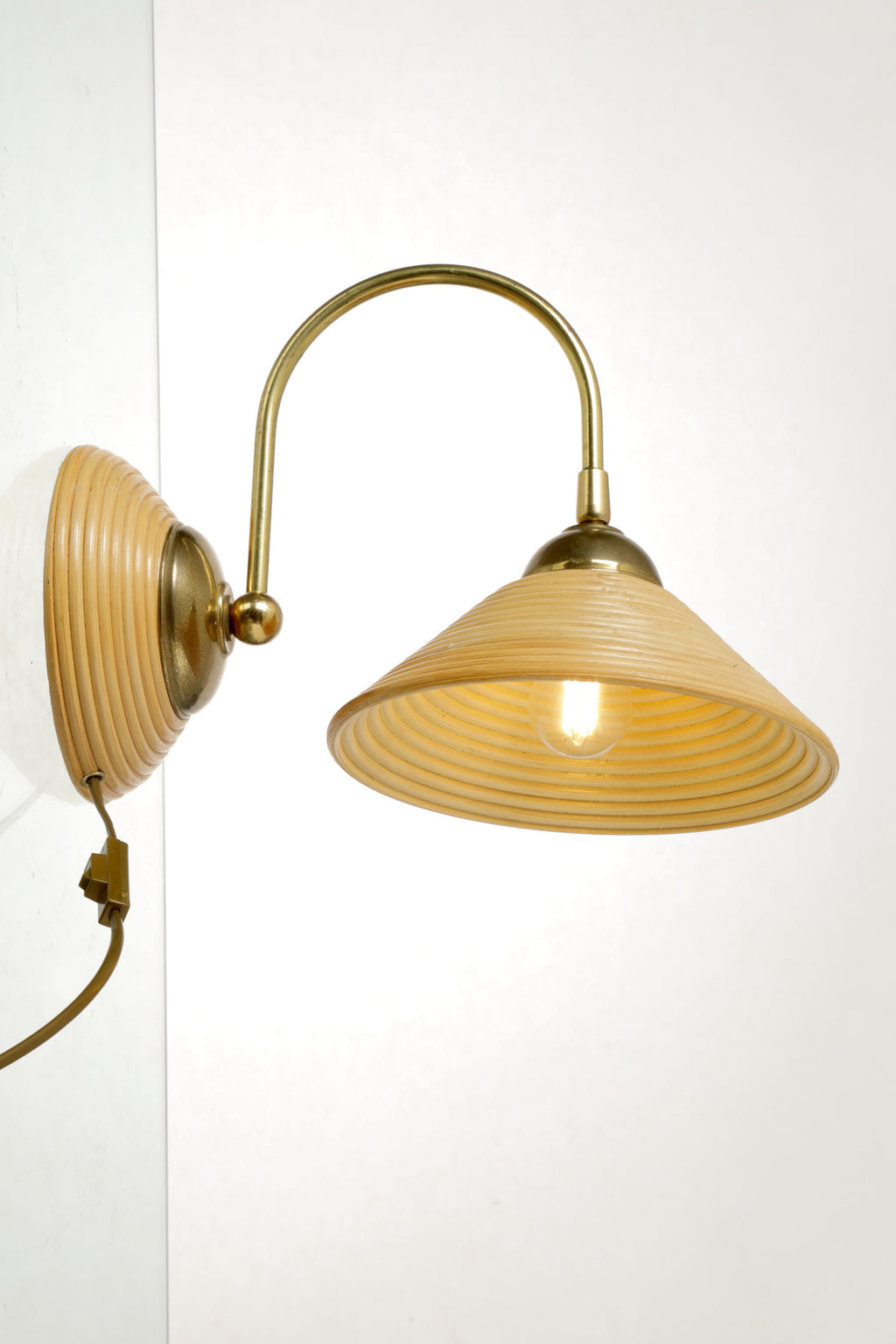 Applique anni 70 rattan e ottone