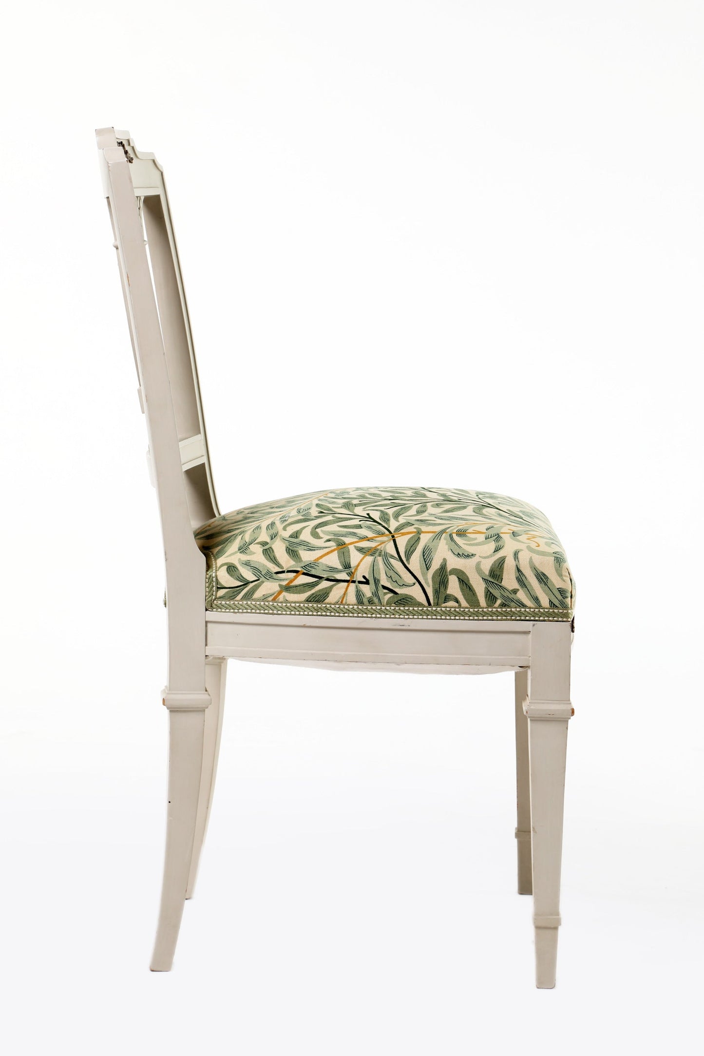 1950s chair in ivory lacquered leaf print