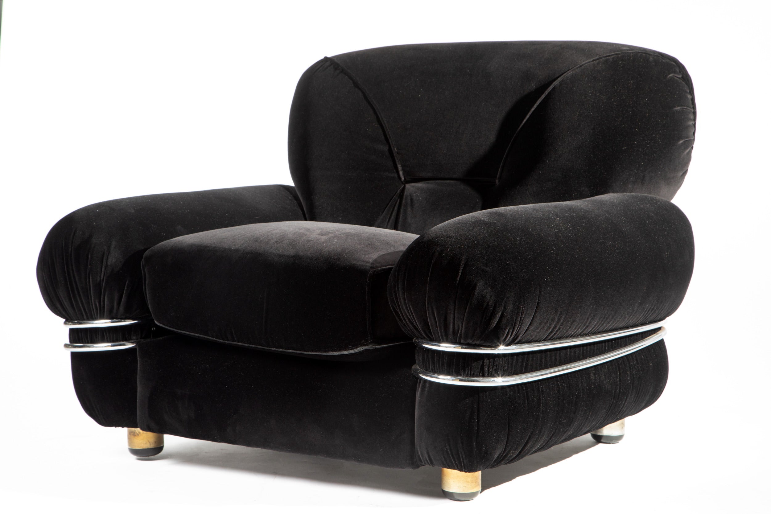 Coppia poltrone anni 70 in velluto nero reinterpretate da  t r i p l e f