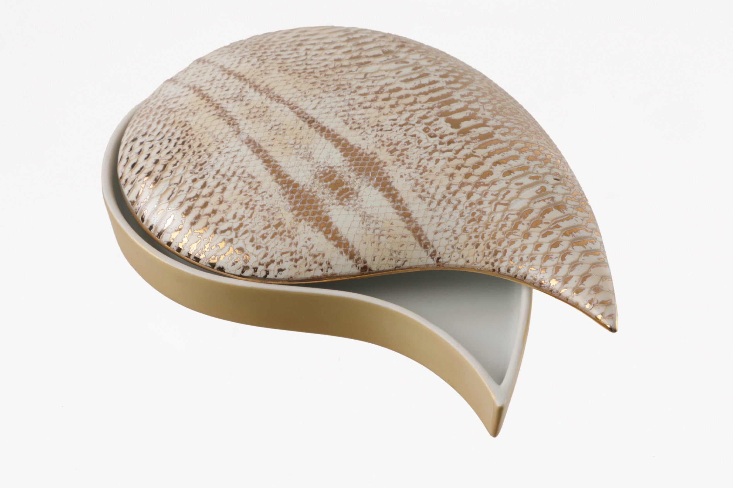 Limoges porcelain shell box
