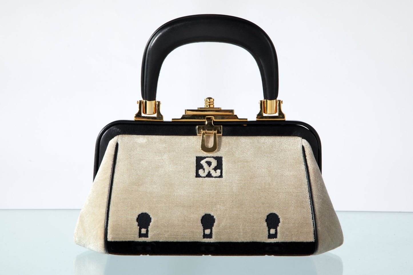 Roberta Di Camerino ivory velvet bag