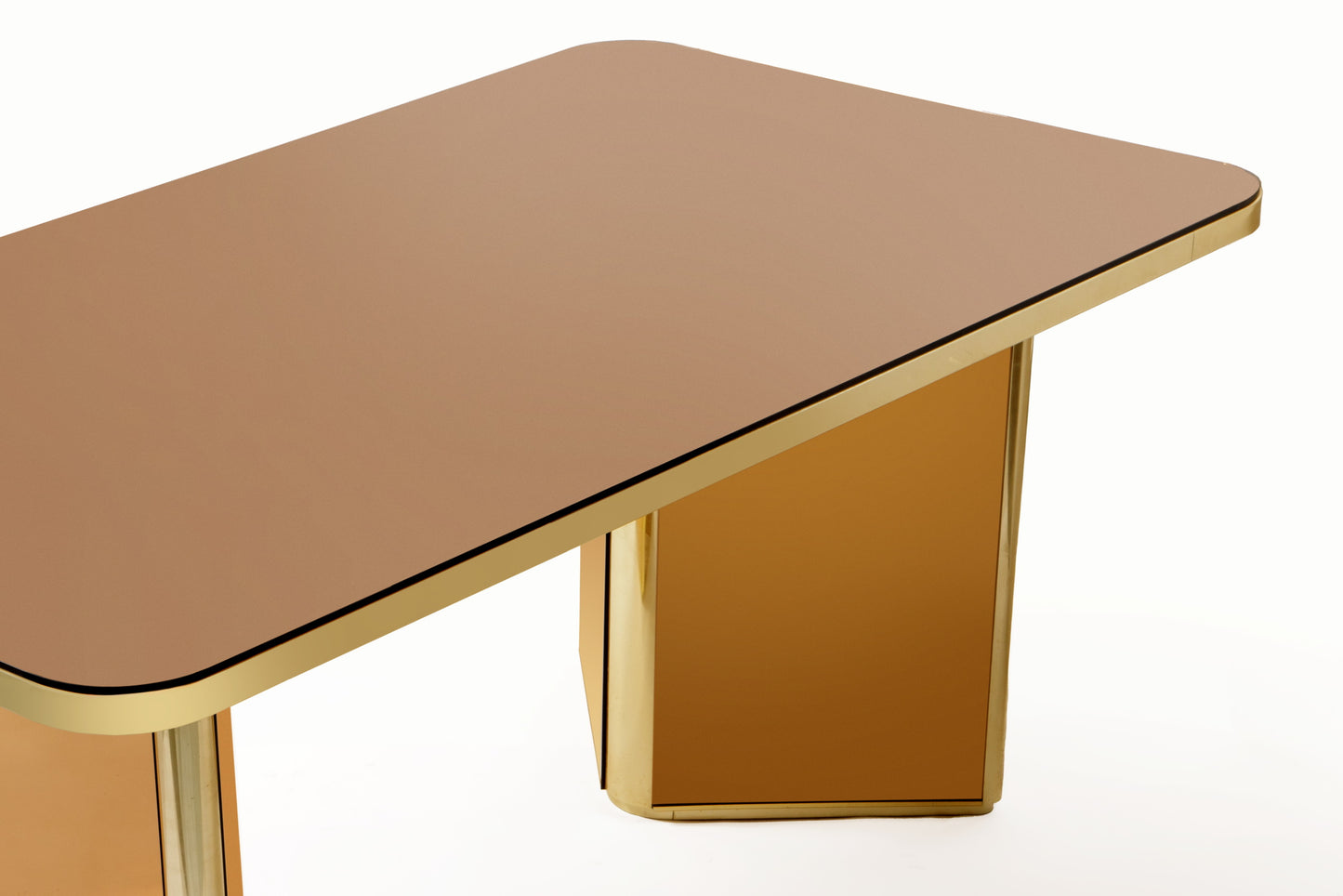 1970s dining table attributed to Milo Baughman