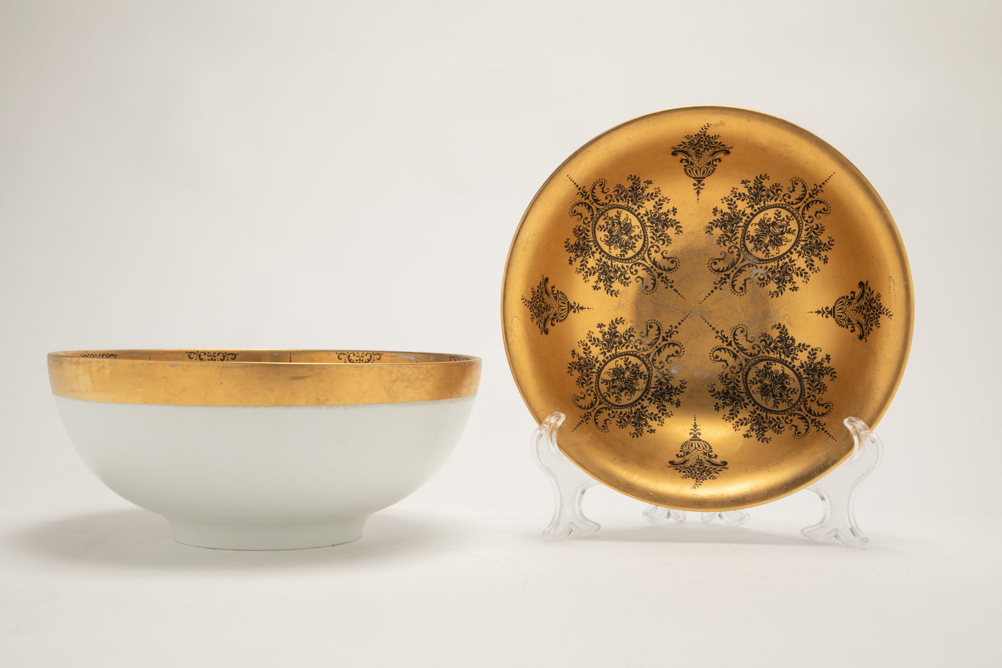 Pair of pure gold porcelain centerpieces