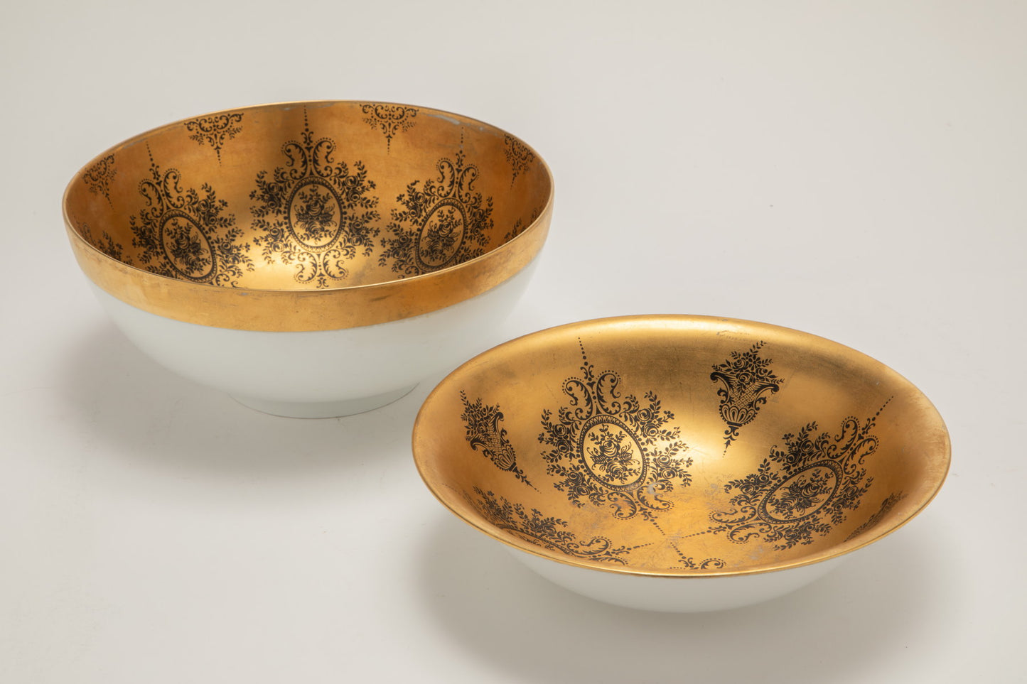 Pair of pure gold porcelain centerpieces